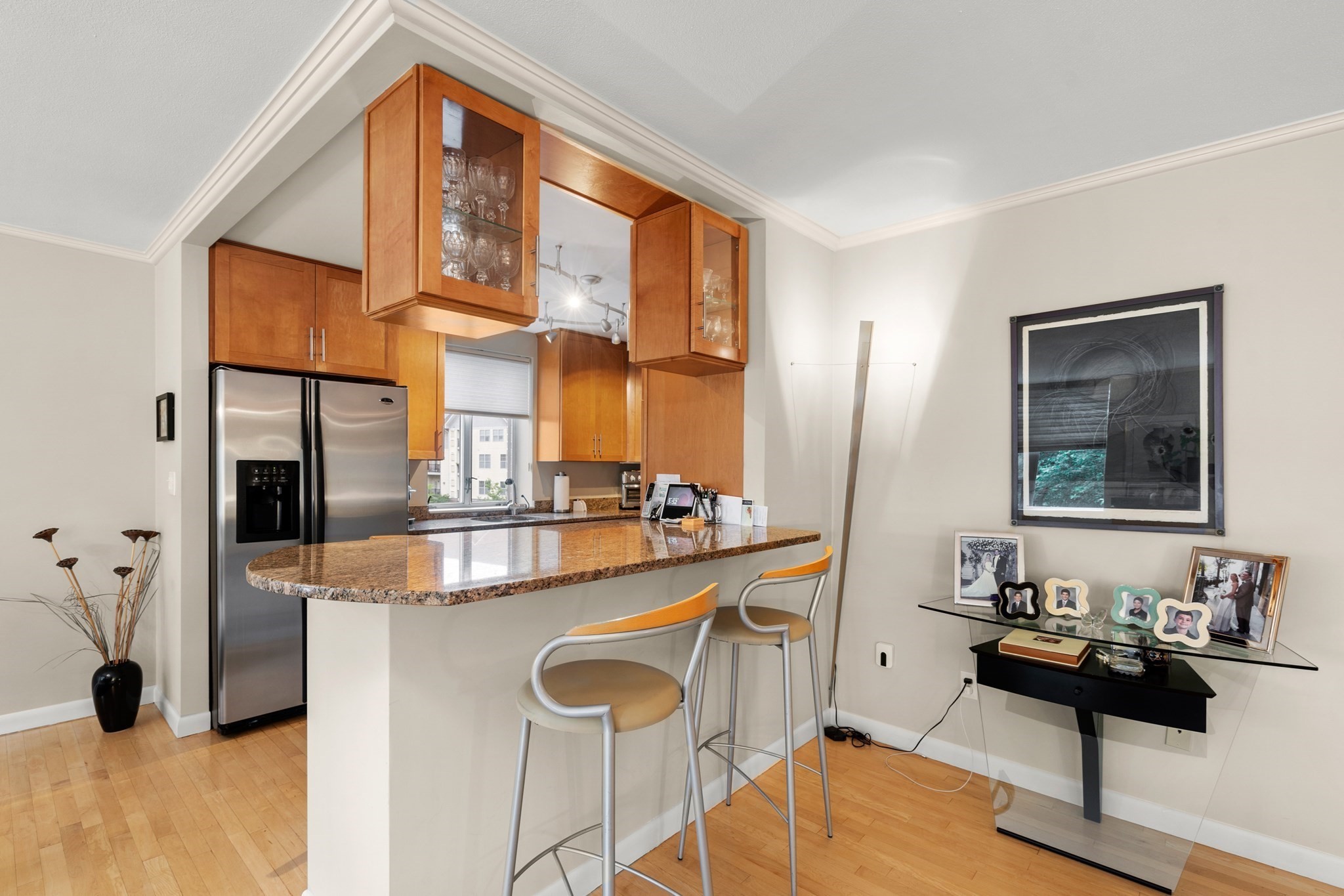 20 Hammond Pond Pkwy # 504