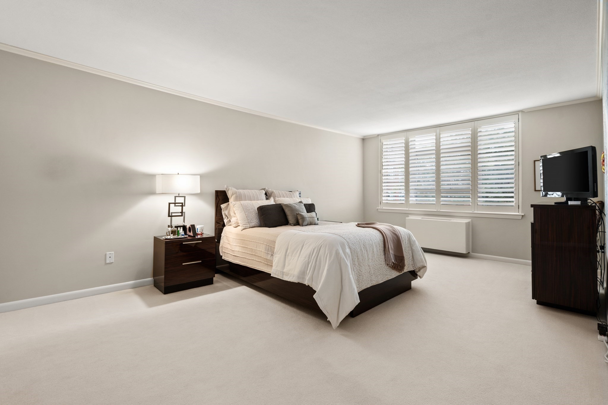 20 Hammond Pond Pkwy # 504