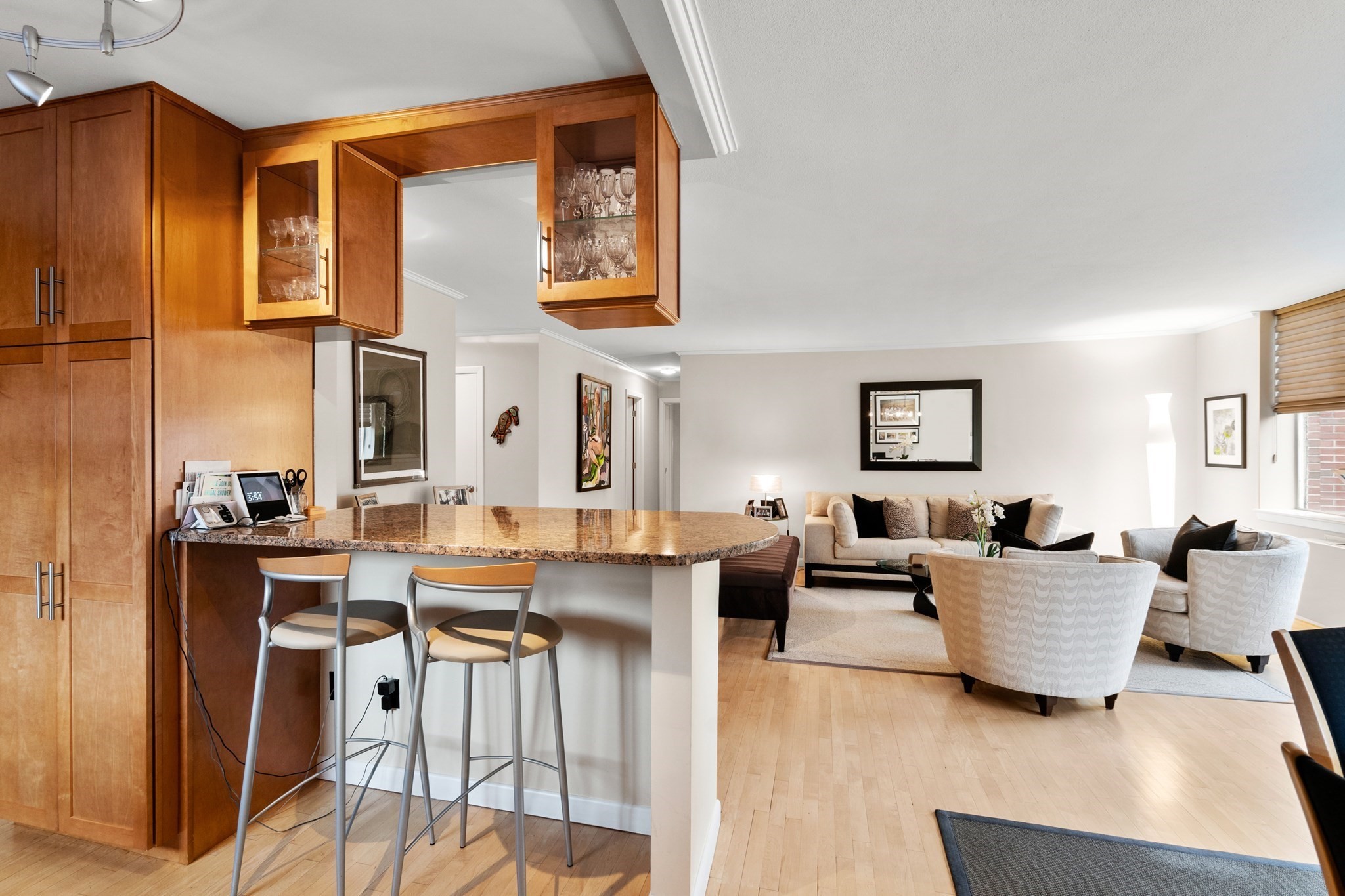 20 Hammond Pond Pkwy # 504