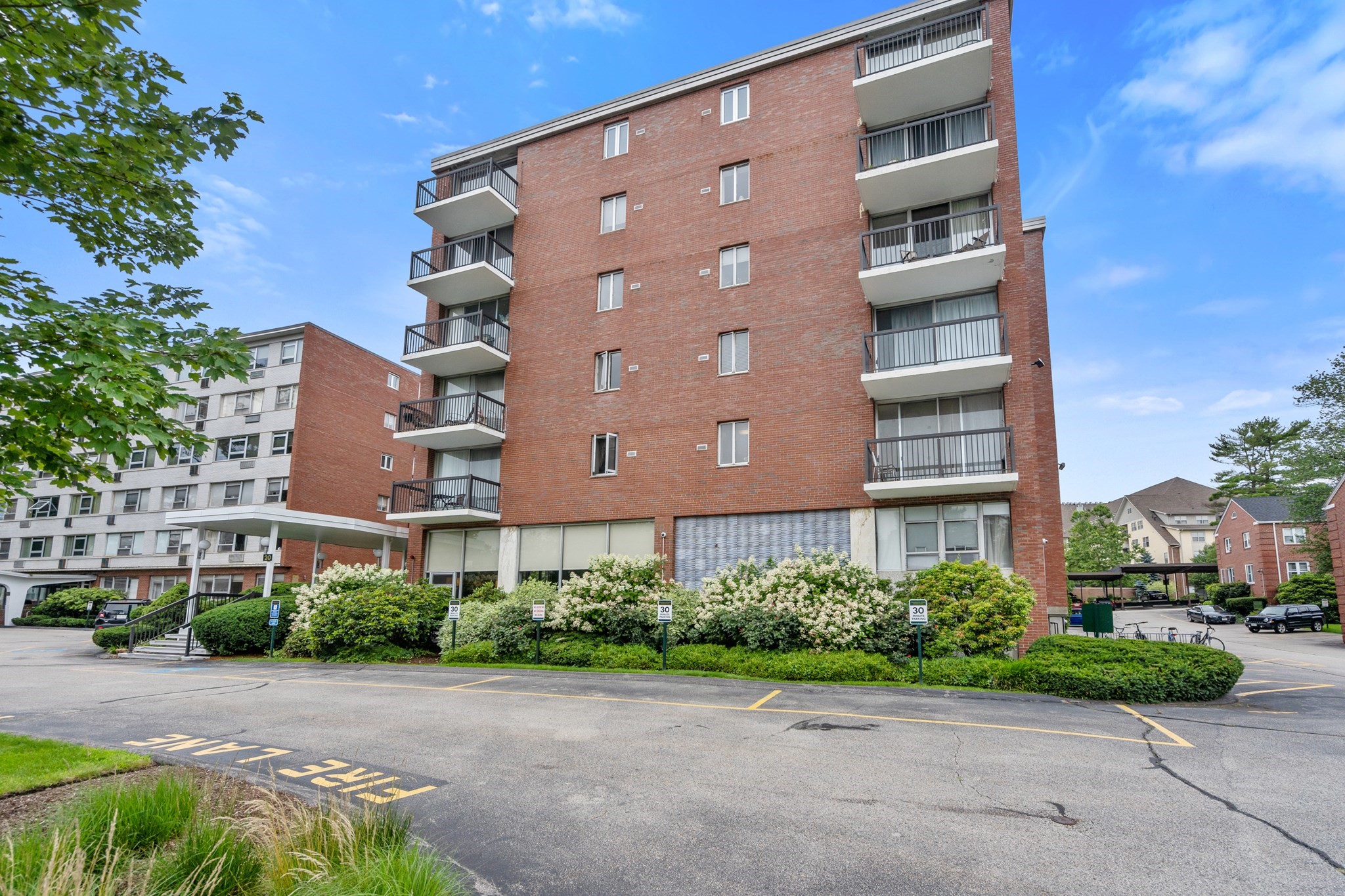 20 Hammond Pond Parkway # 504