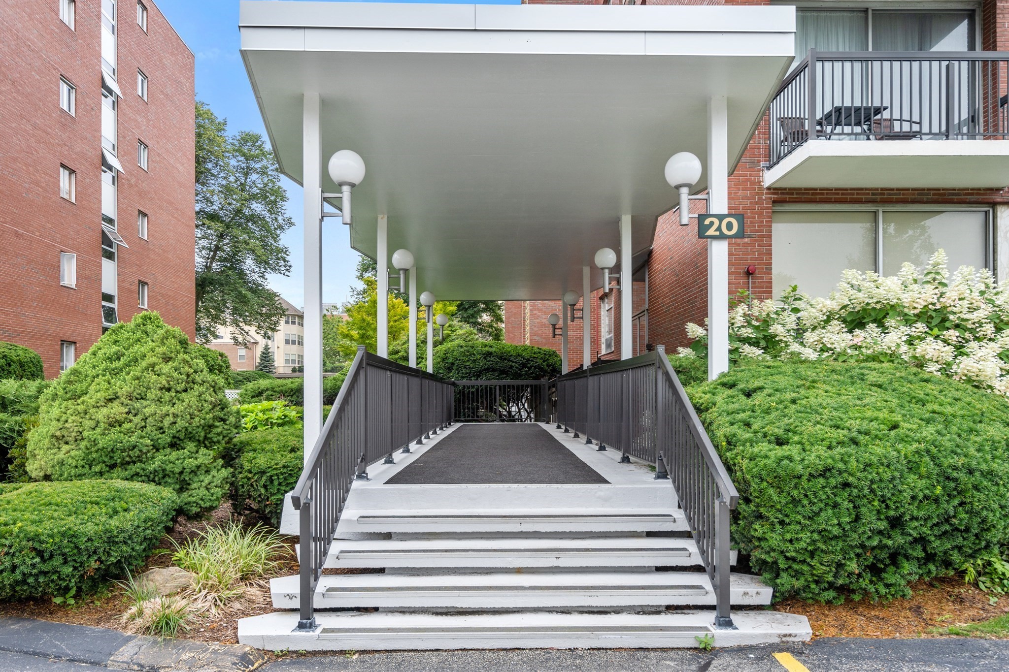 20 Hammond Pond Parkway # 504