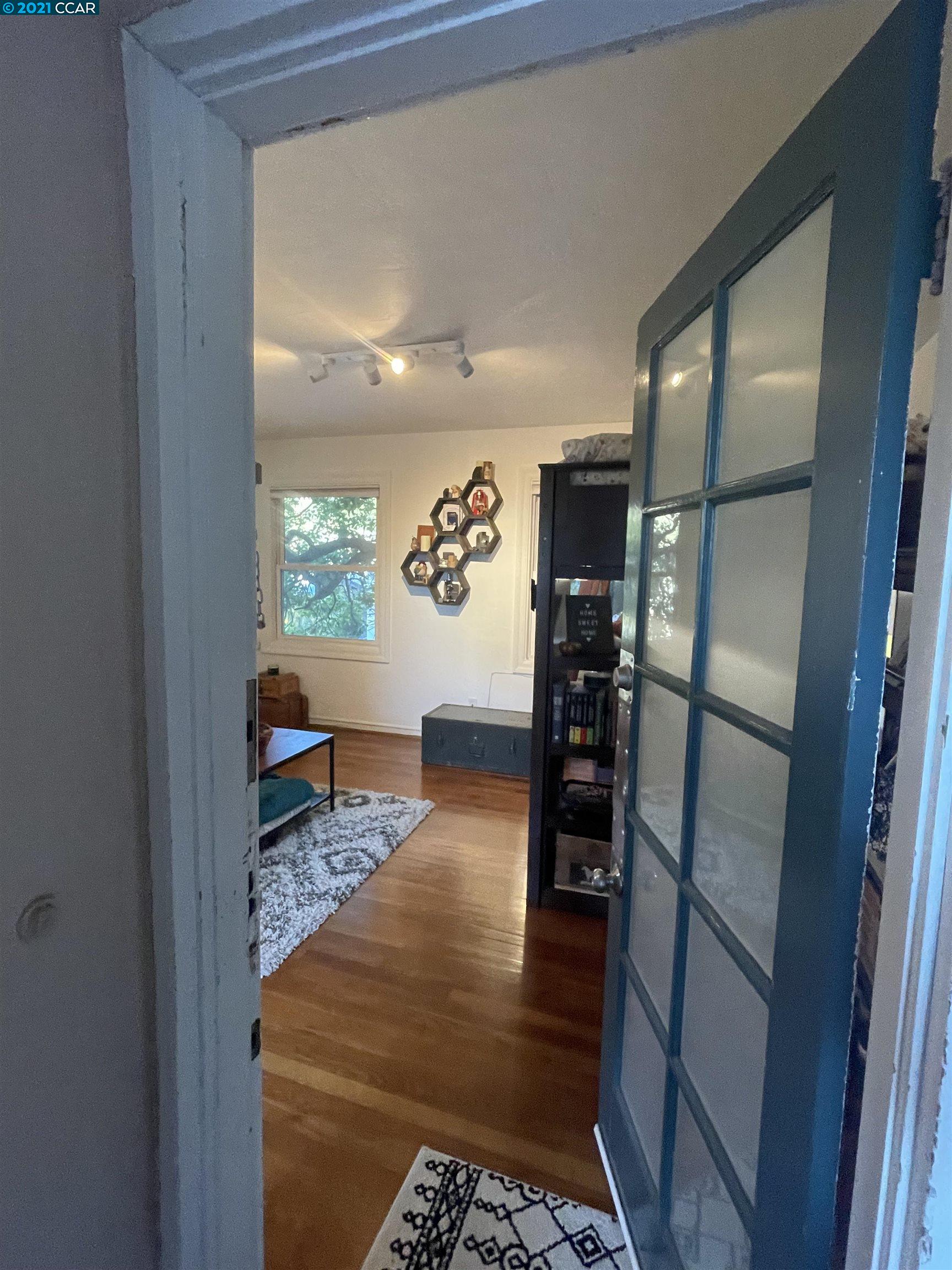 3050 College Ave Unit: 4