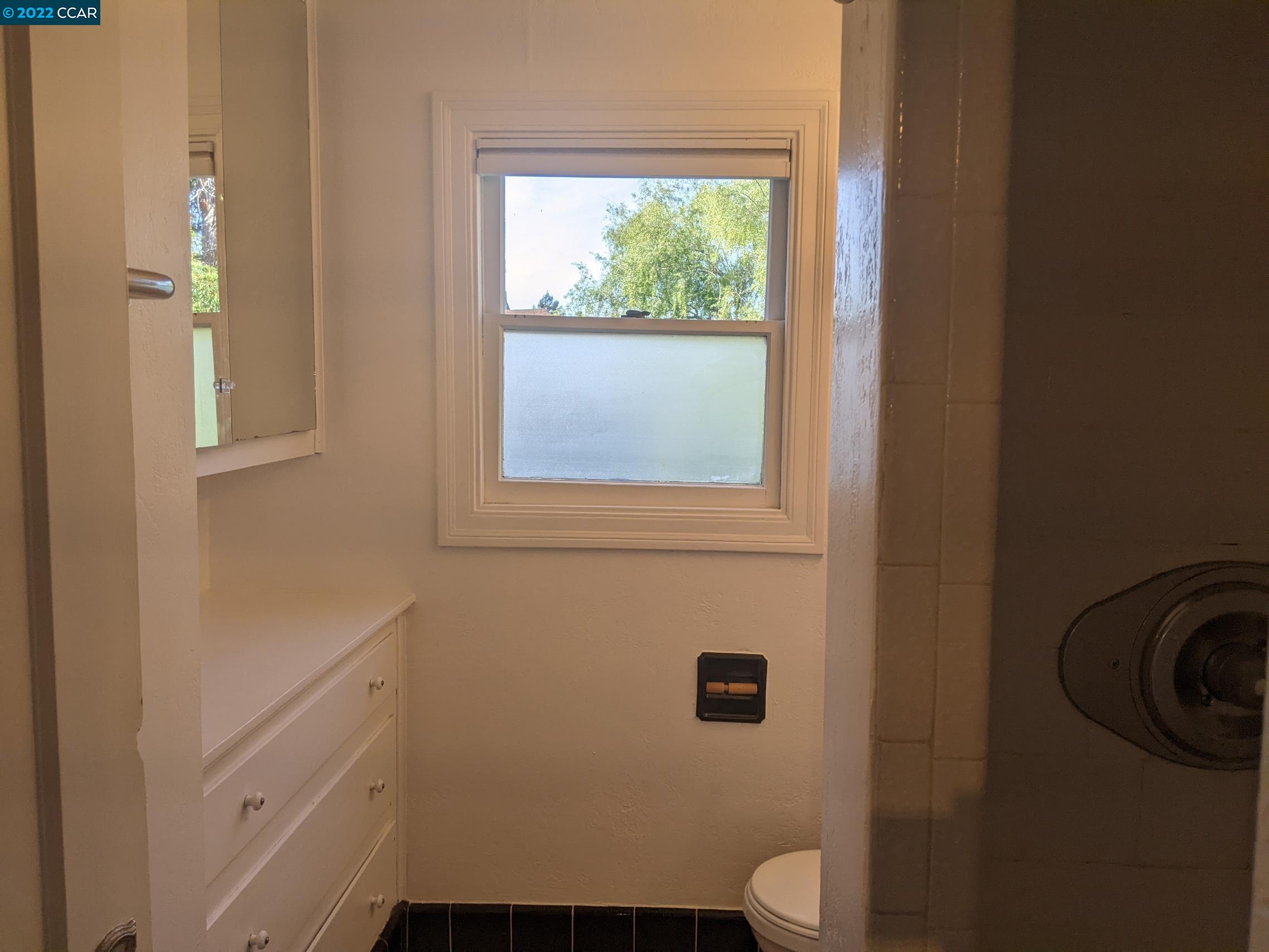 3050 College Ave Unit: 4