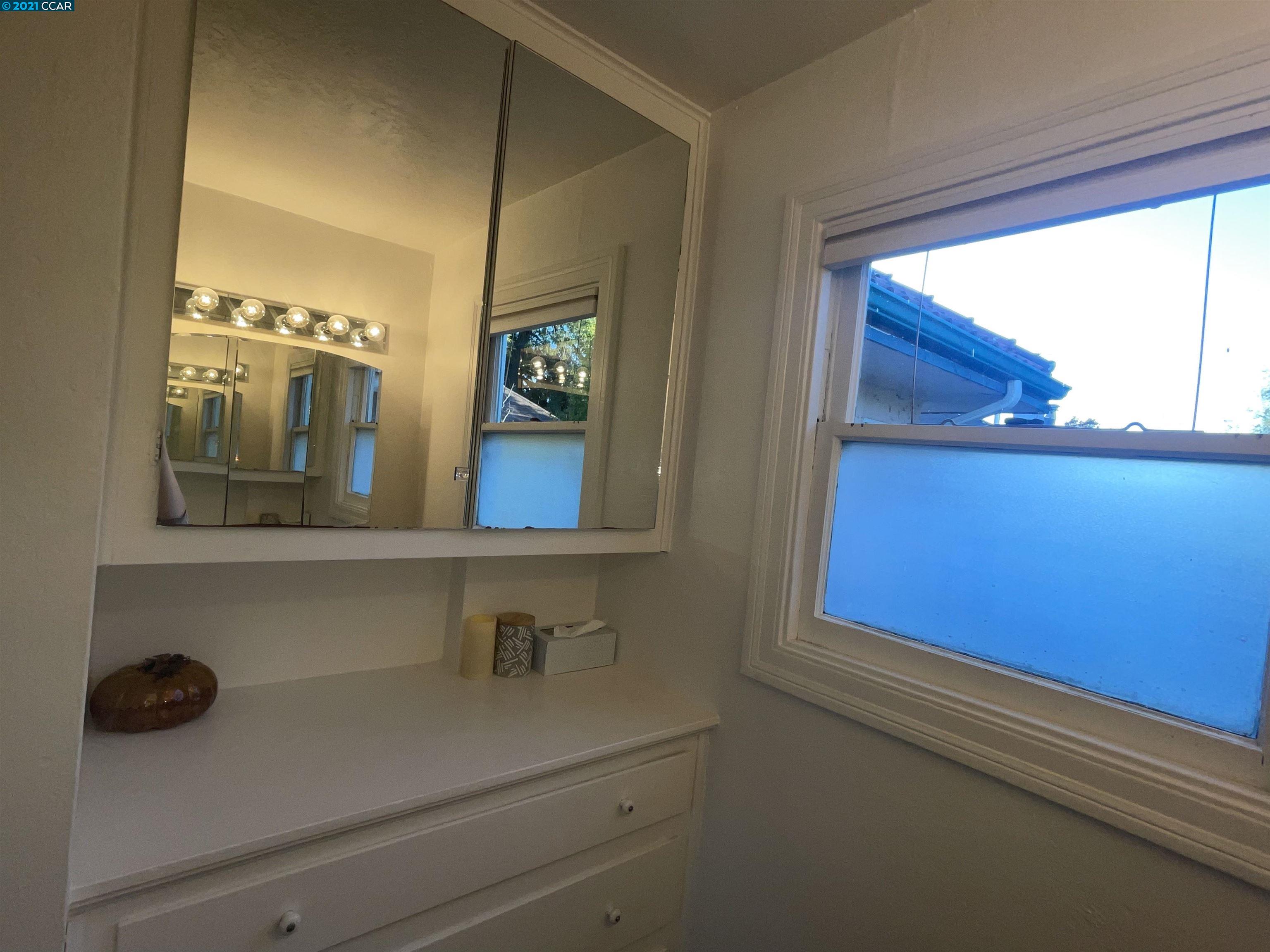 3050 College Ave Unit: 4