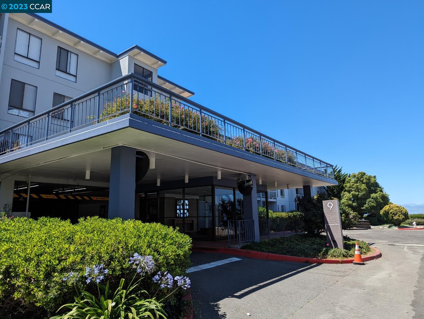 9 Commodore Dr Unit: A107