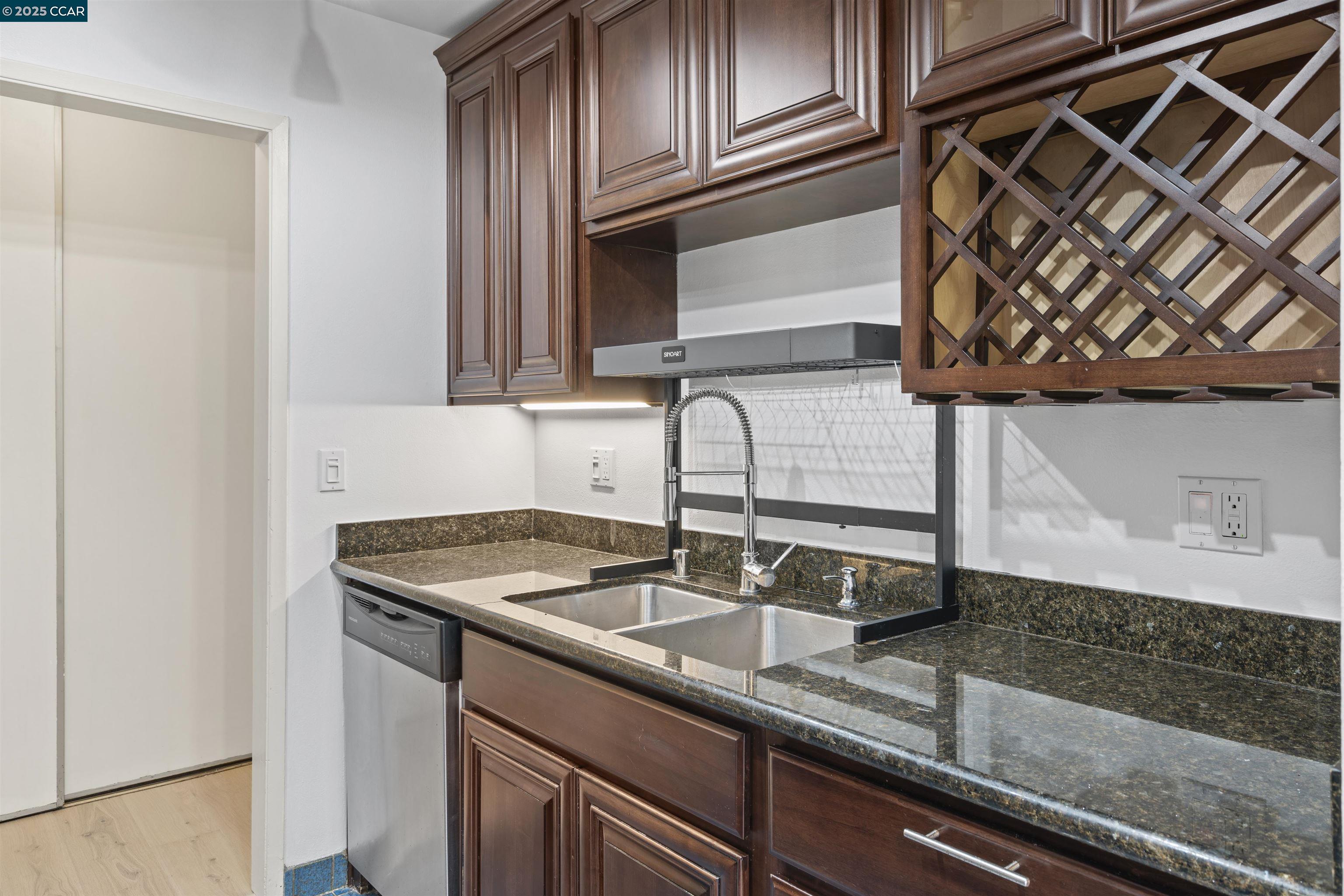 3 Commodore Dr # B361