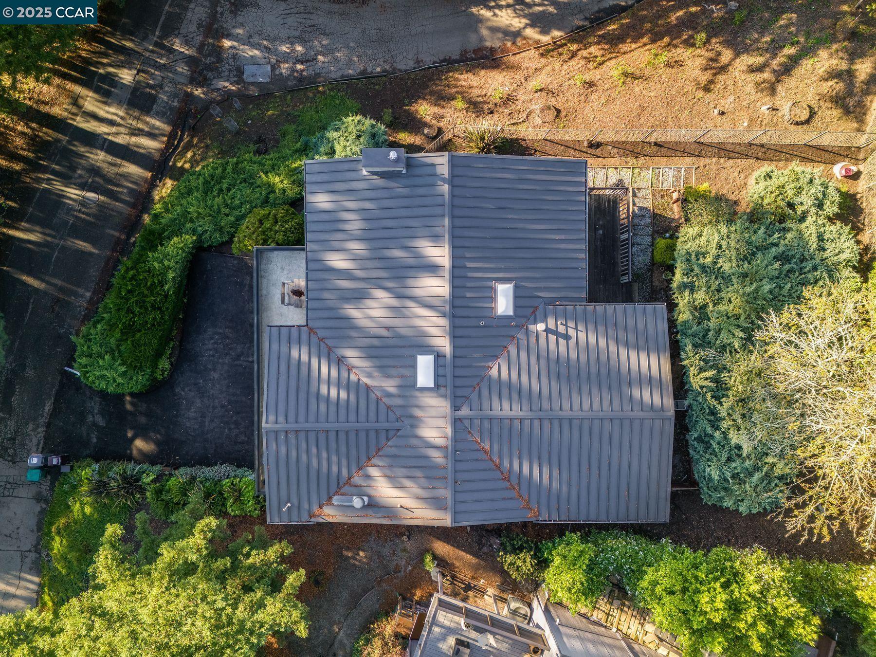 1760 Manzanita Dr