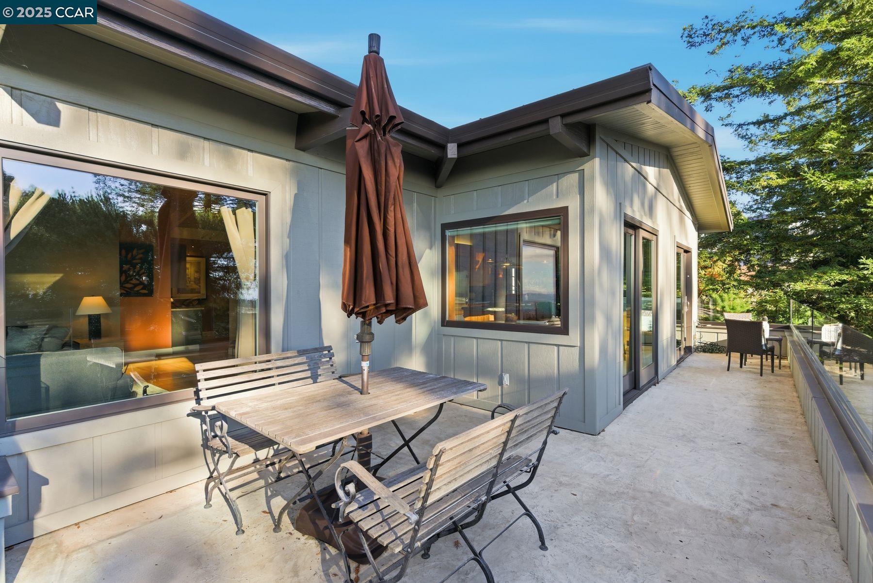 1760 Manzanita Dr