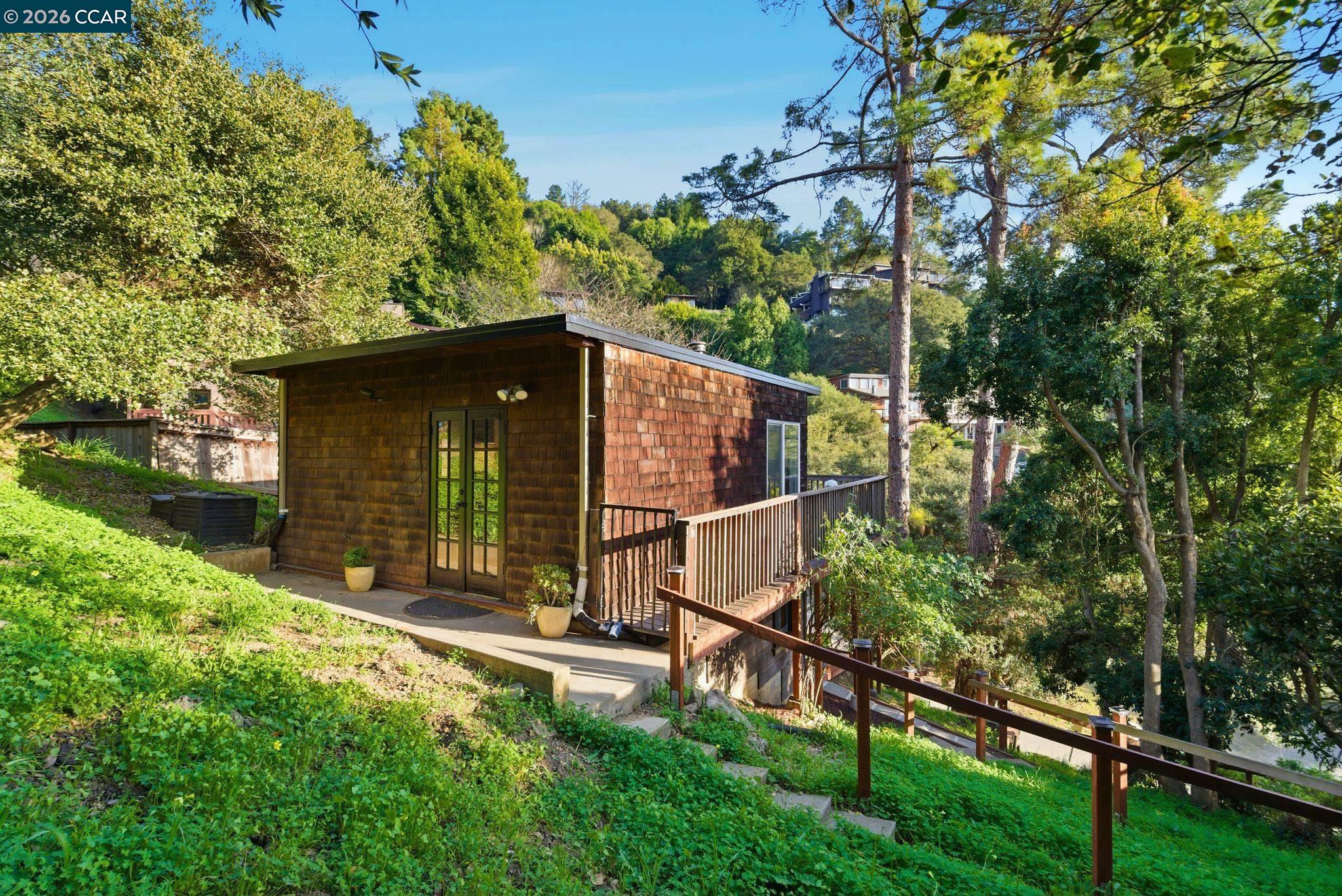 3382 Dwight Way