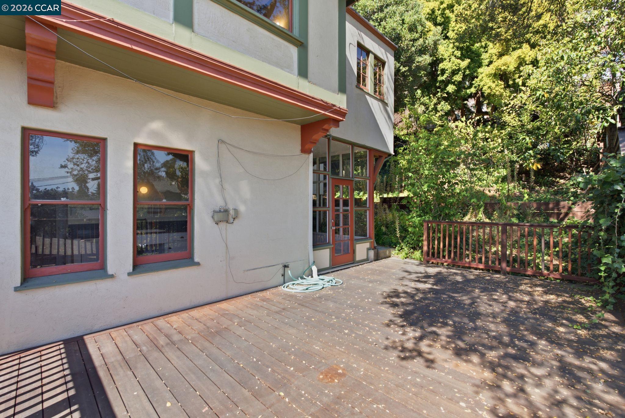 1683 La Loma Ave