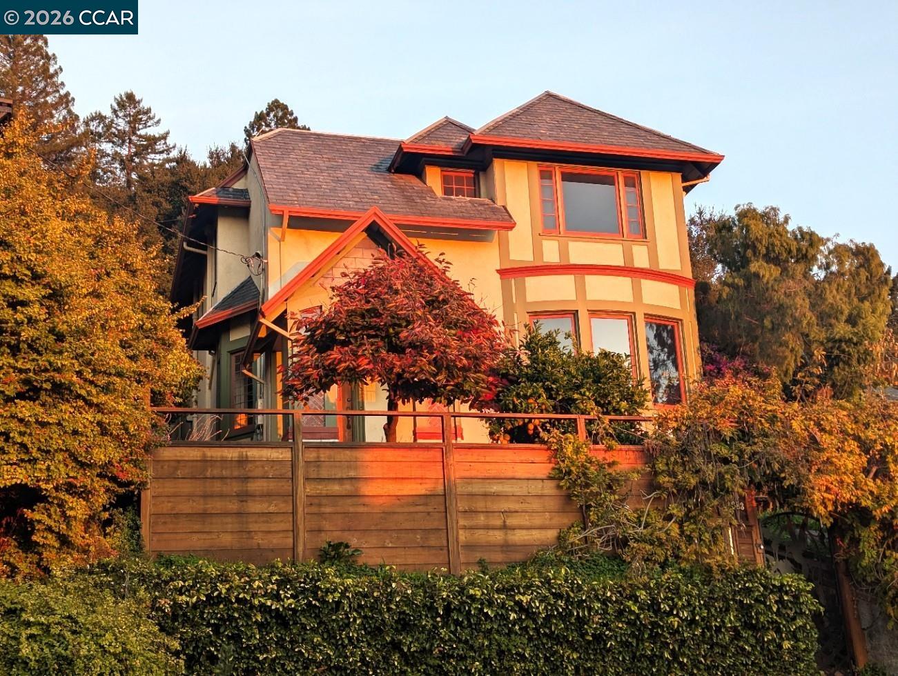 1683 La Loma Ave