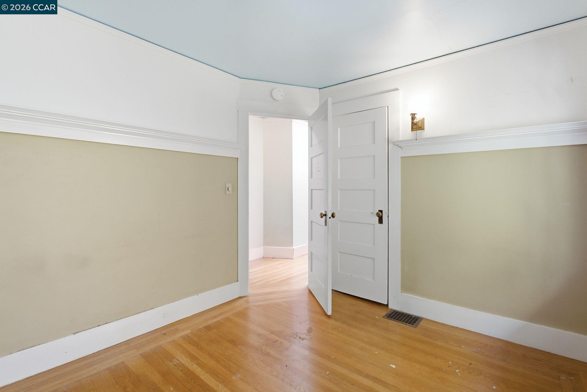 1683 La Loma Ave