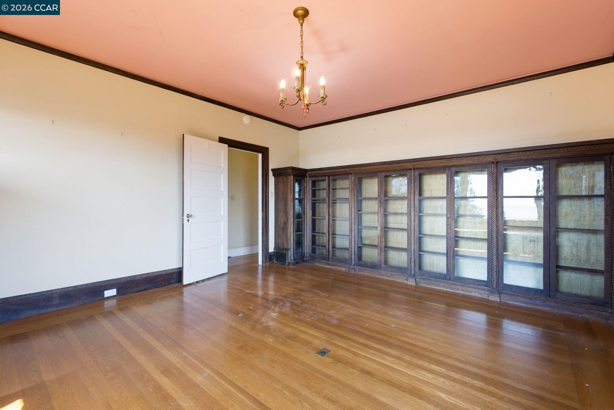1683 La Loma Ave