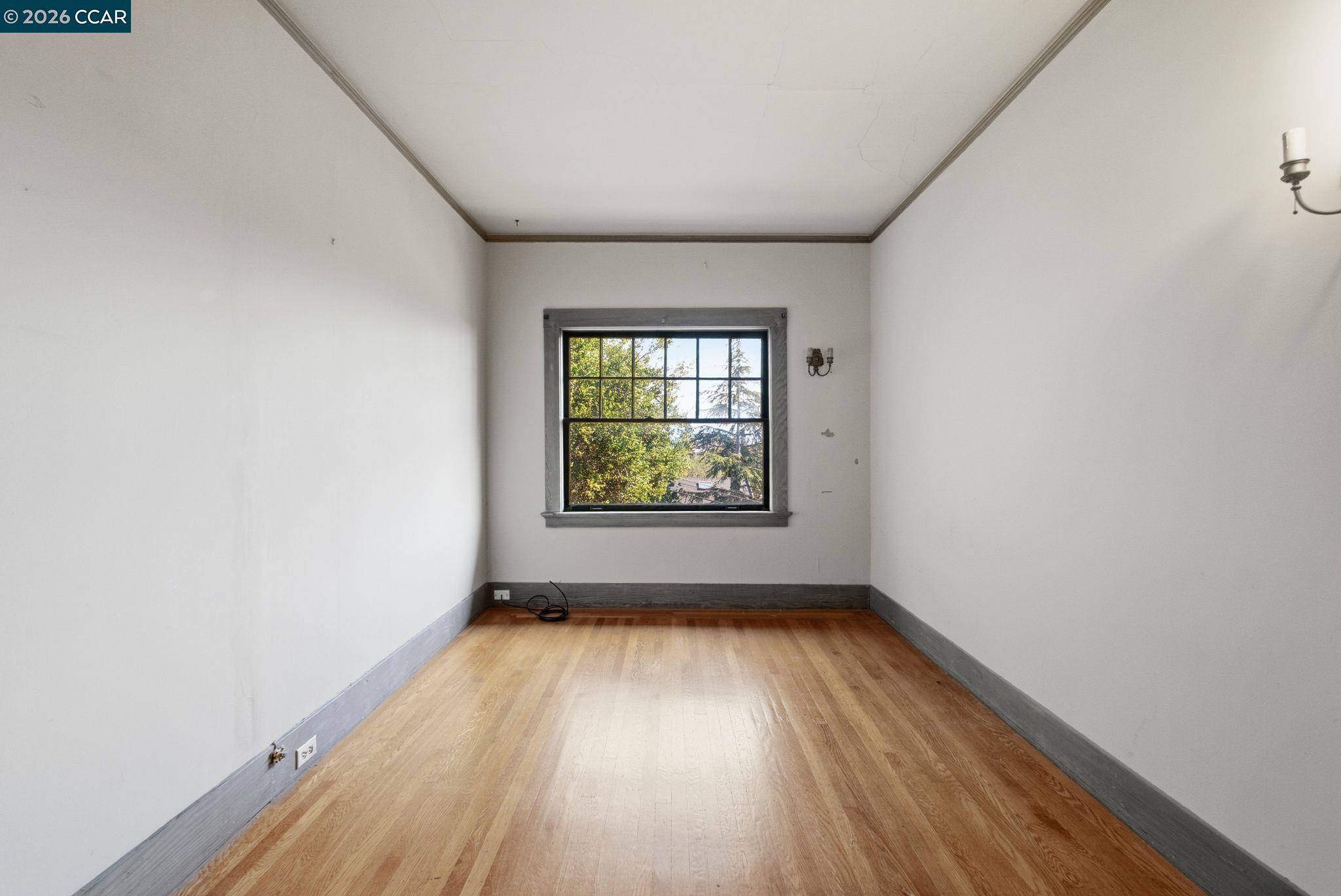 1683 La Loma Ave