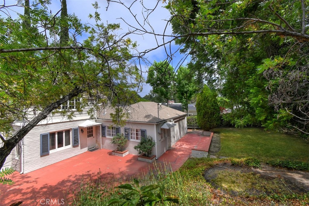 4312 Noble Avenue
