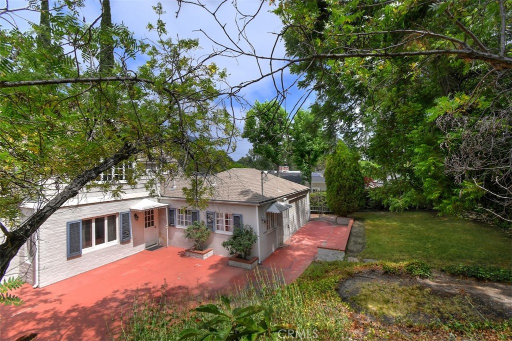 4312 Noble Avenue
