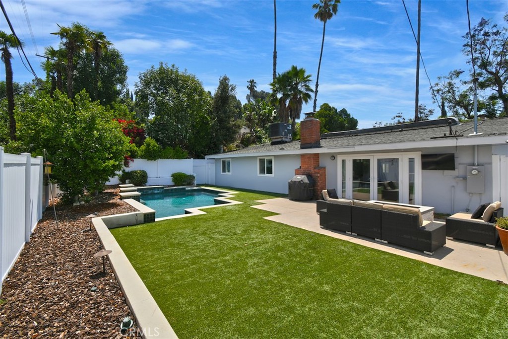 20717 Burbank Blvd