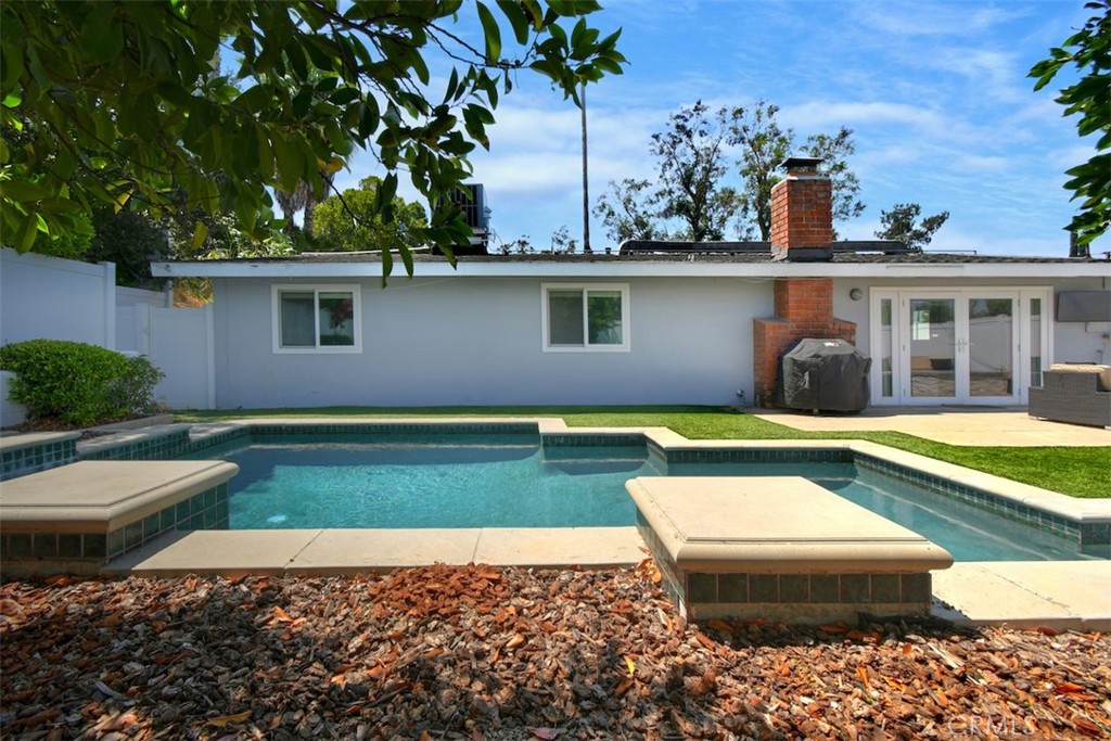 20717 Burbank Blvd