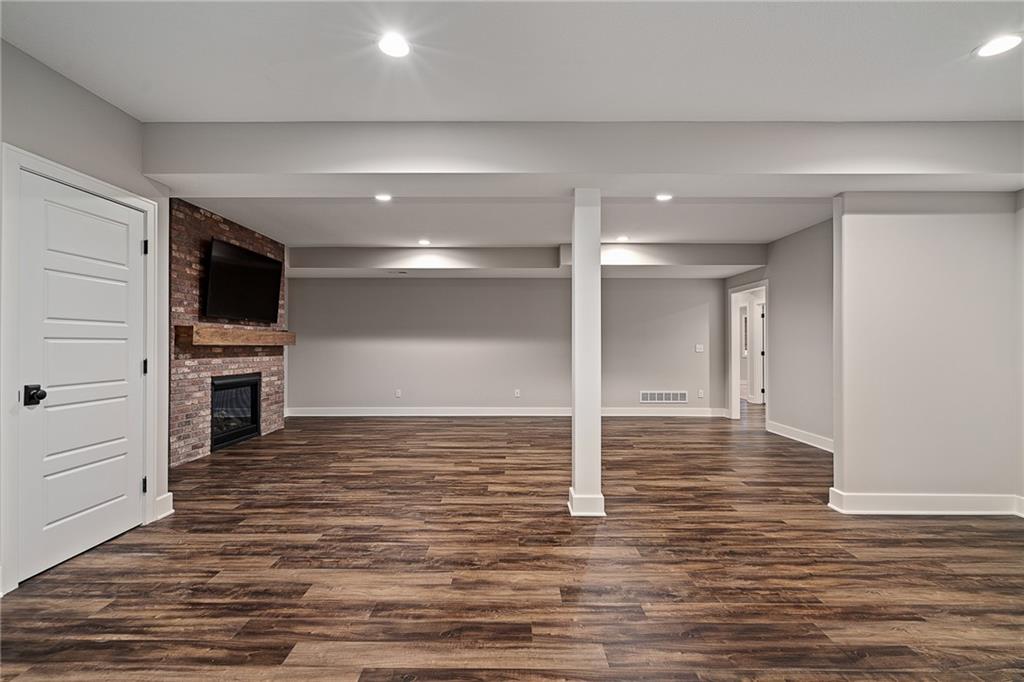 4121 W 73rd Street