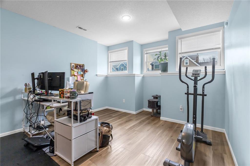1327 Huntington Drive
