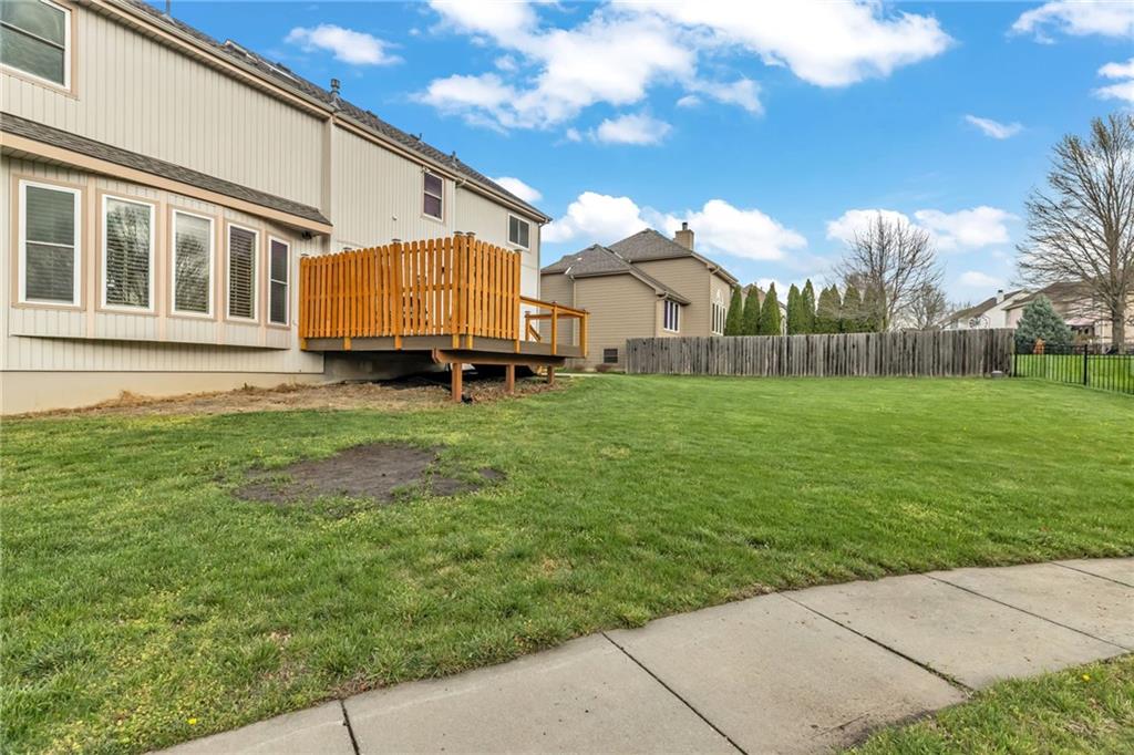 1327 Huntington Drive