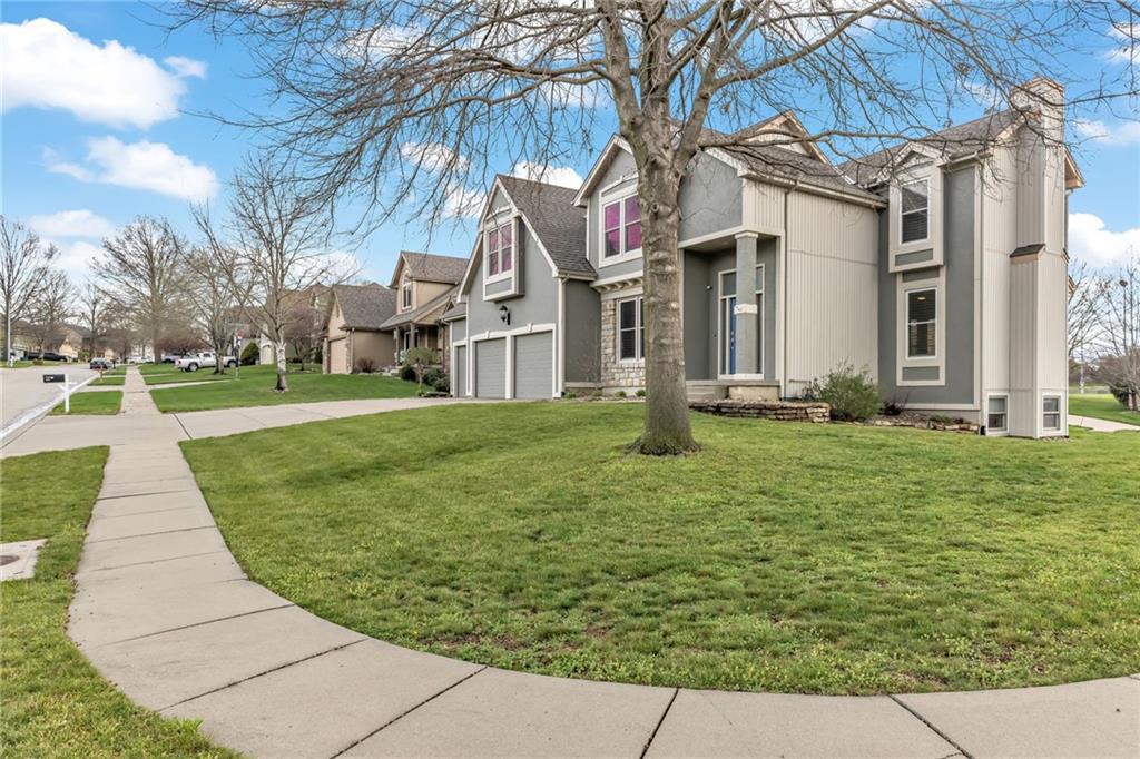 1327 Huntington Drive