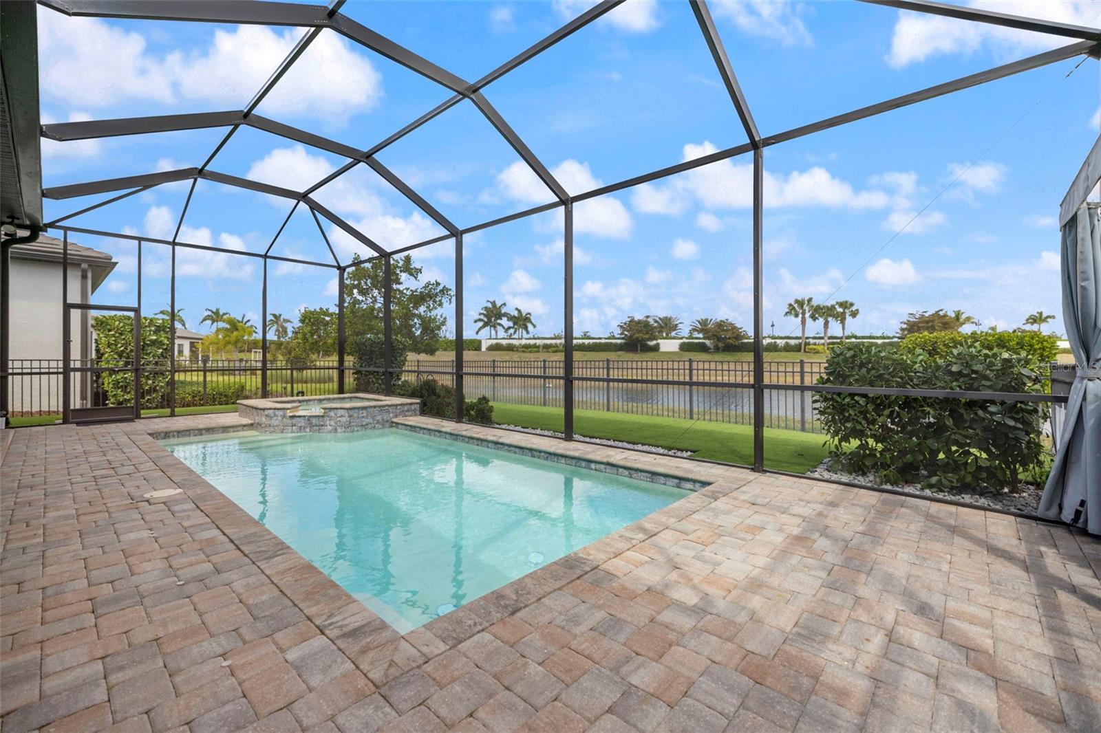 6266 CRESTED EAGLE LN