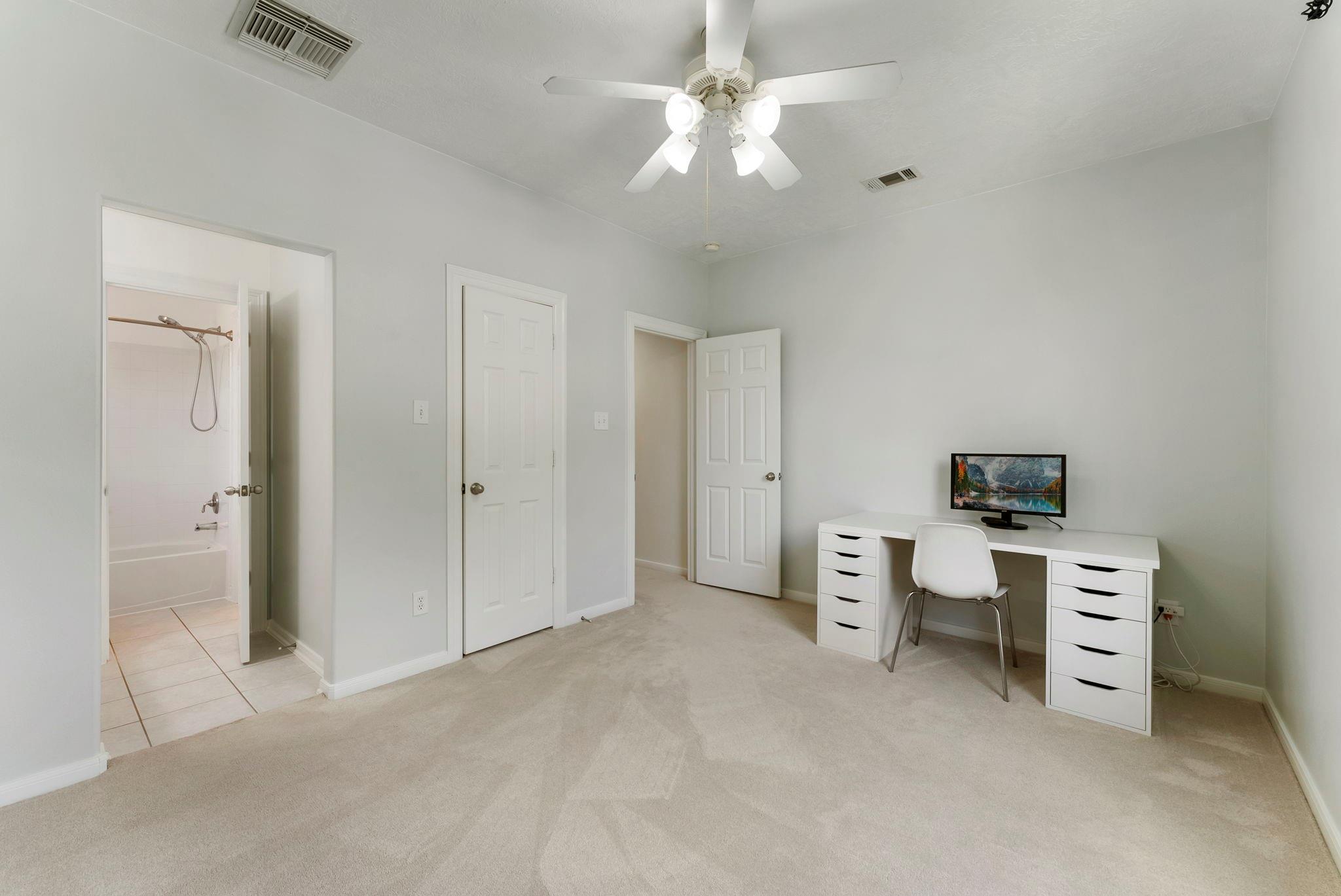 6643 Knollbridge Lane