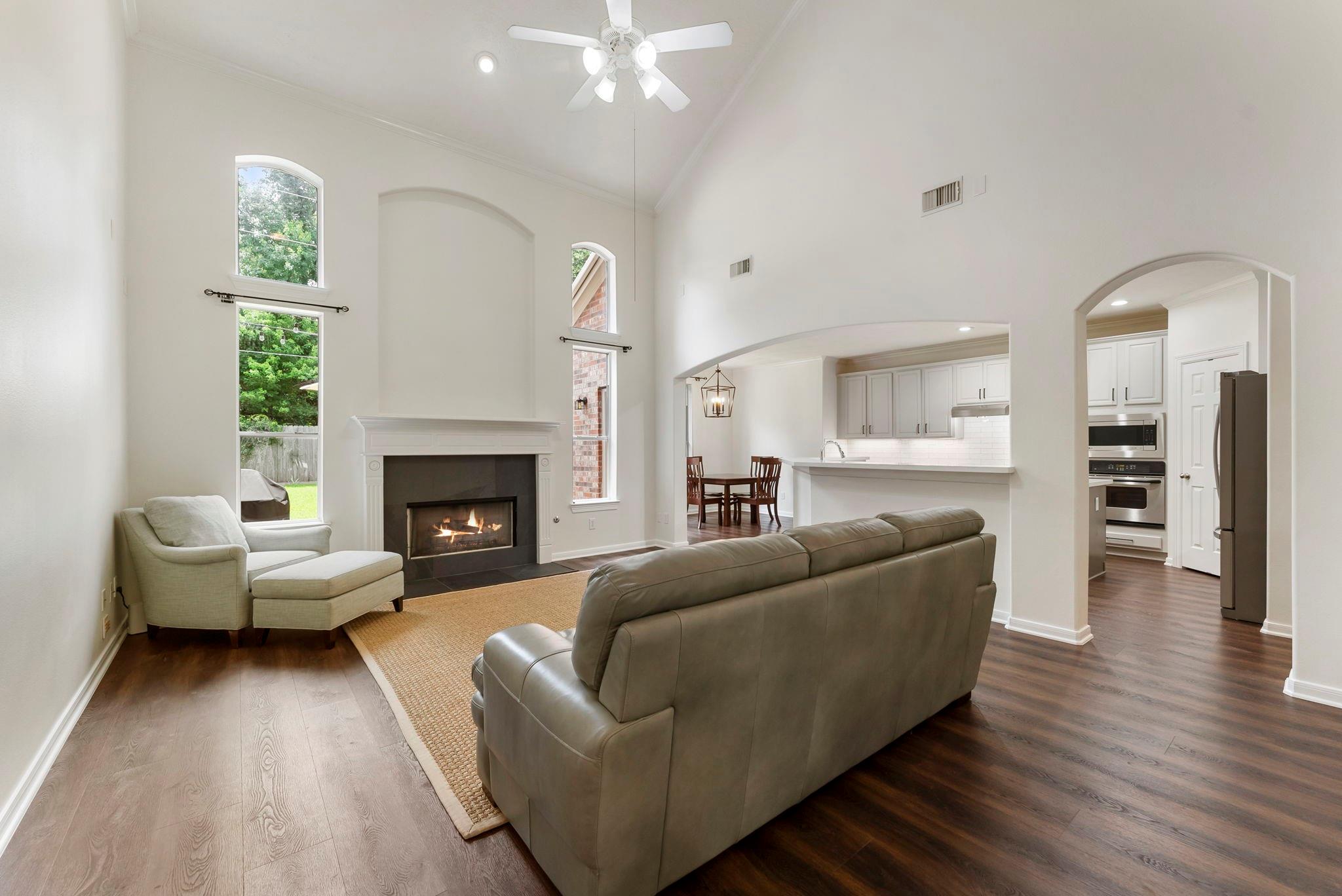 6643 Knollbridge Lane