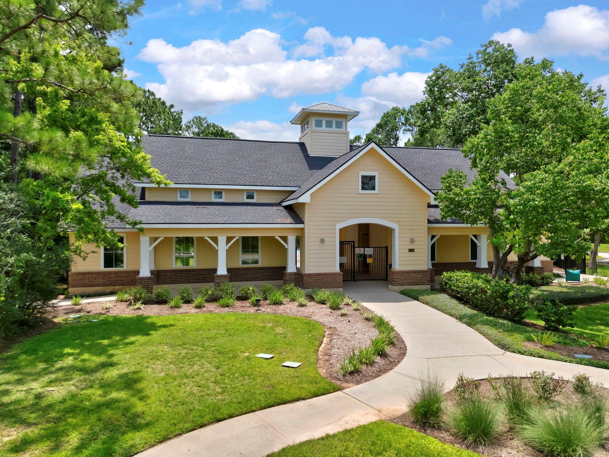6643 Knollbridge Lane