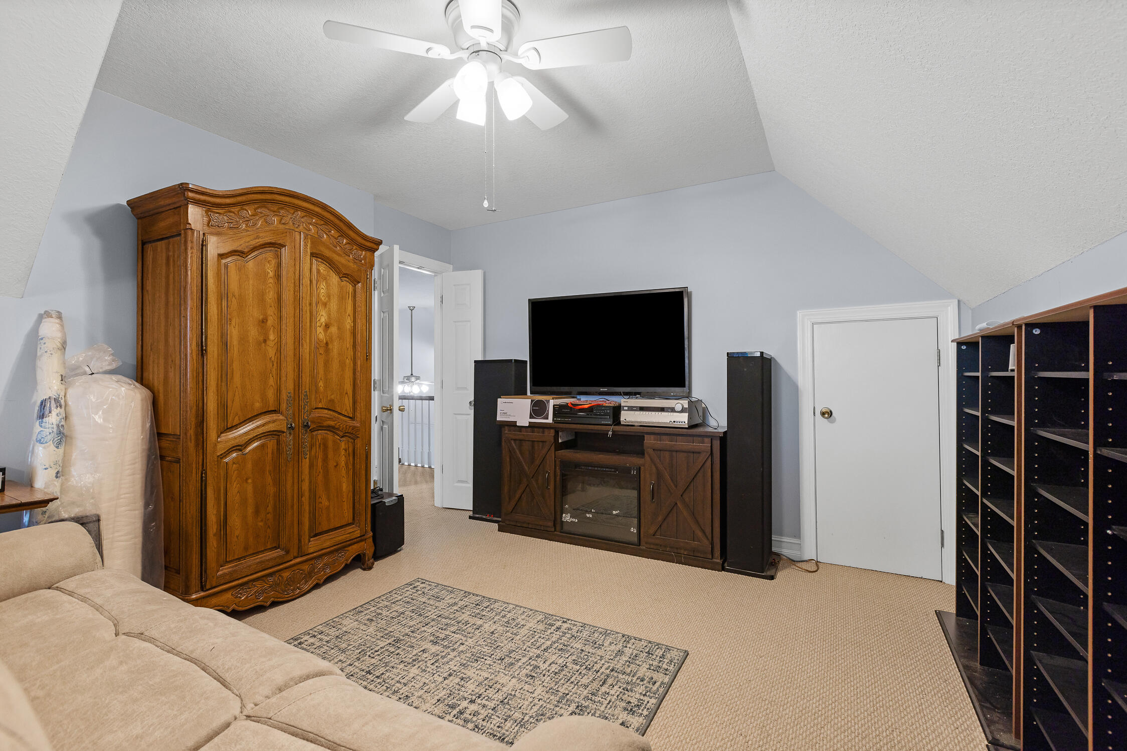 141 NE Peppertree Drive