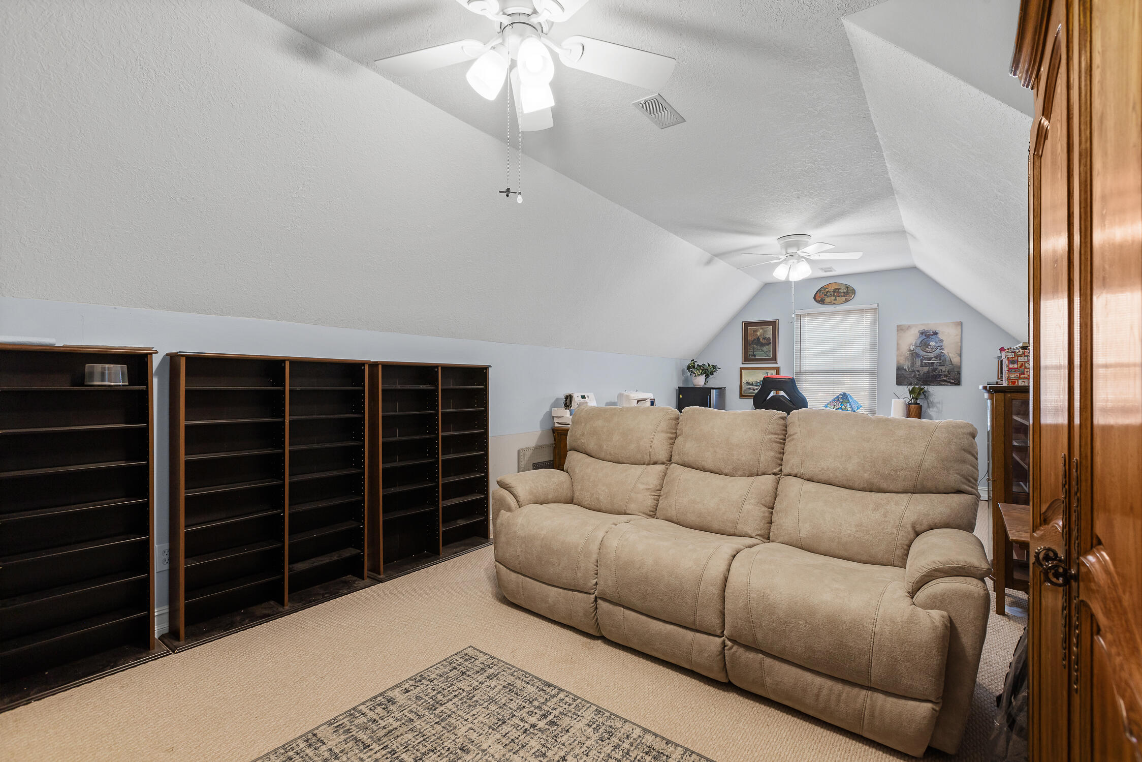141 NE Peppertree Drive