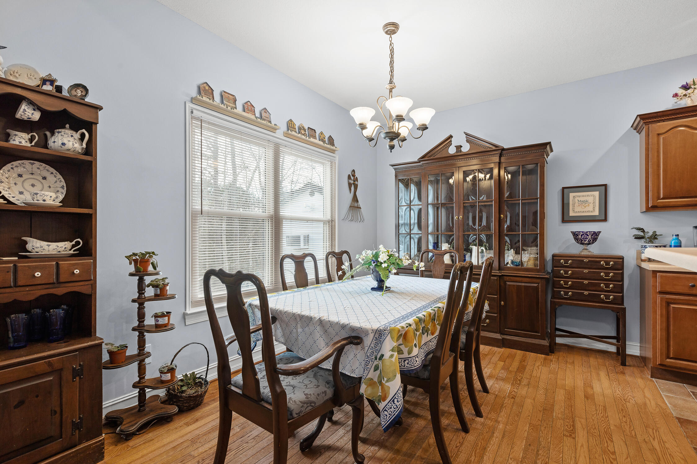 141 NE Peppertree Drive