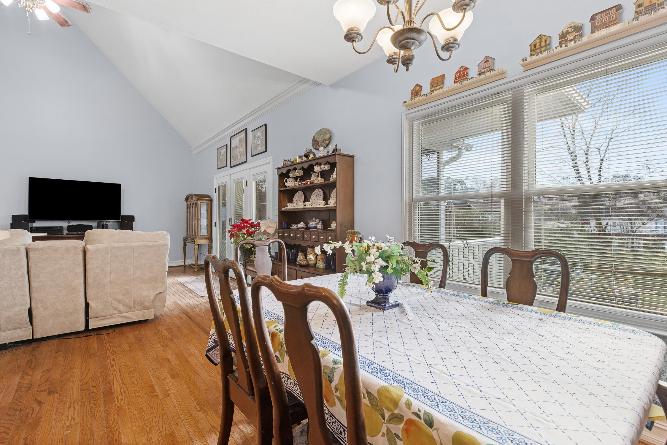 141 NE Peppertree Drive
