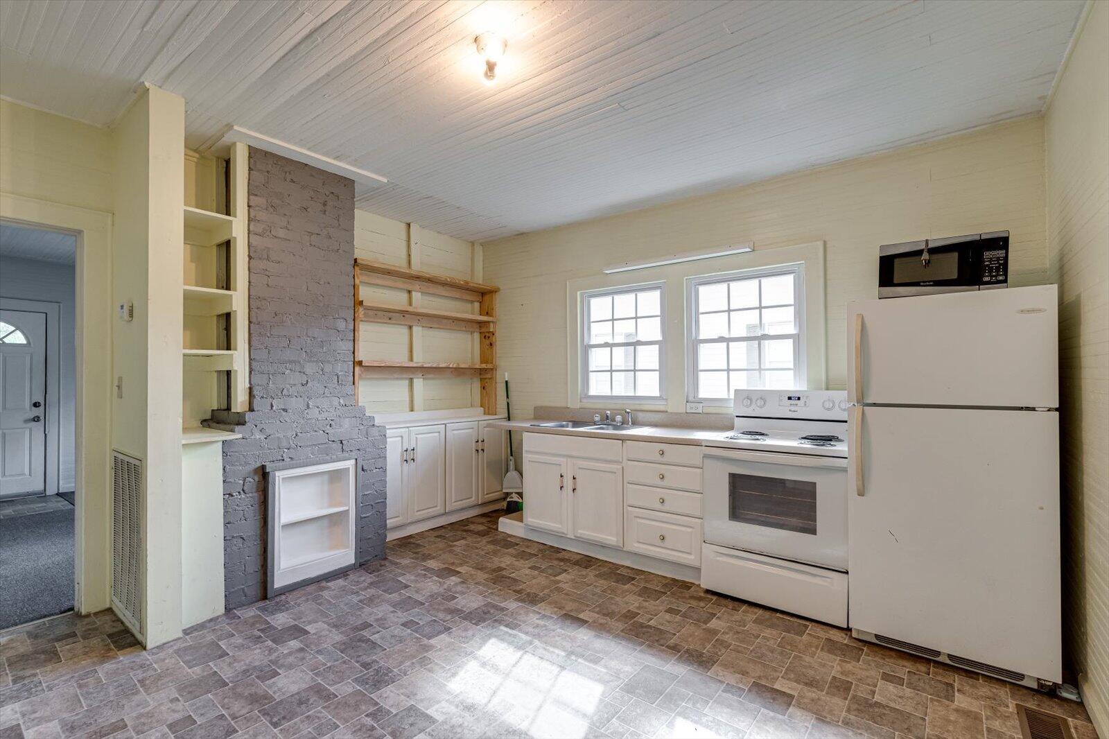 705 W 12th Street