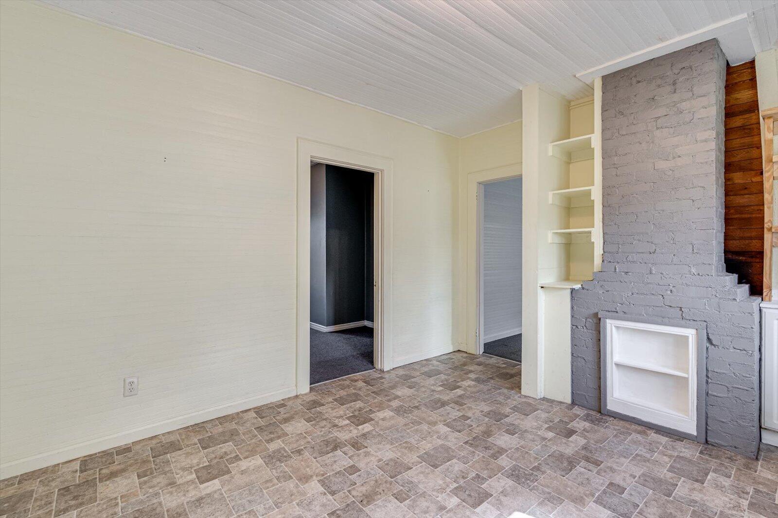 705 W 12th Street