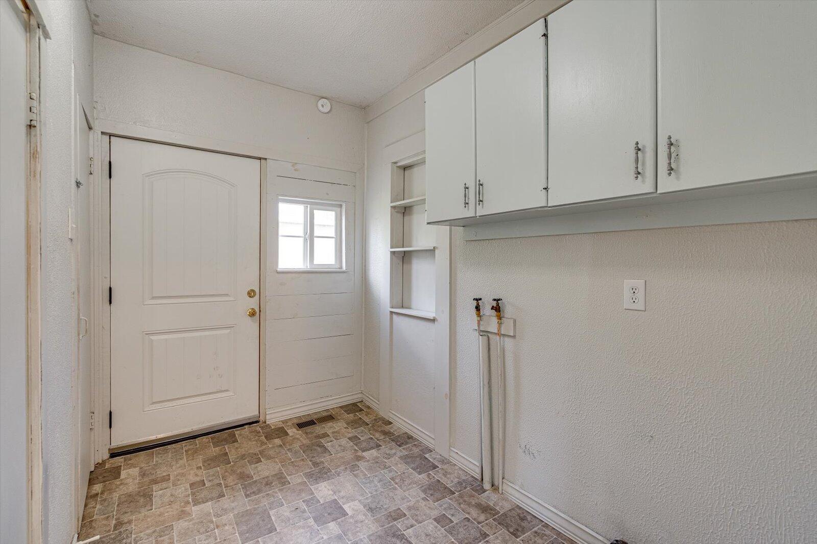 705 W 12th Street
