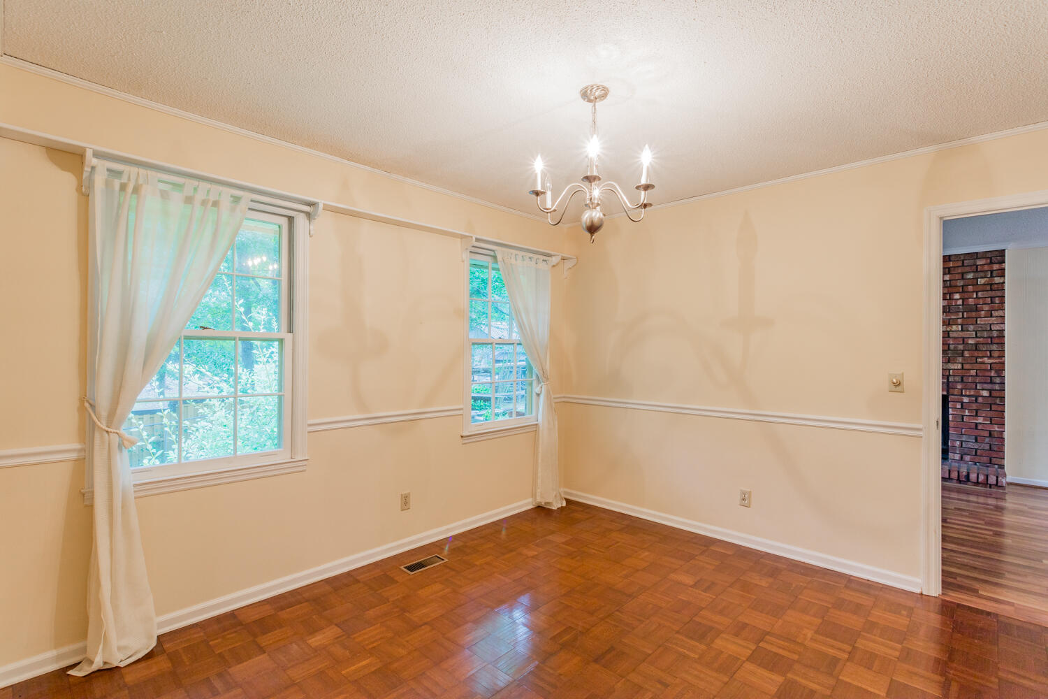 304 Dogwood Circle, LaFayette