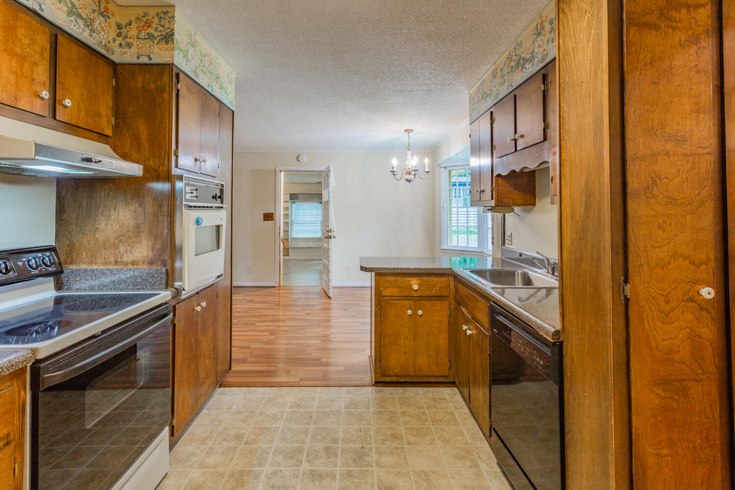 304 Dogwood Circle, LaFayette