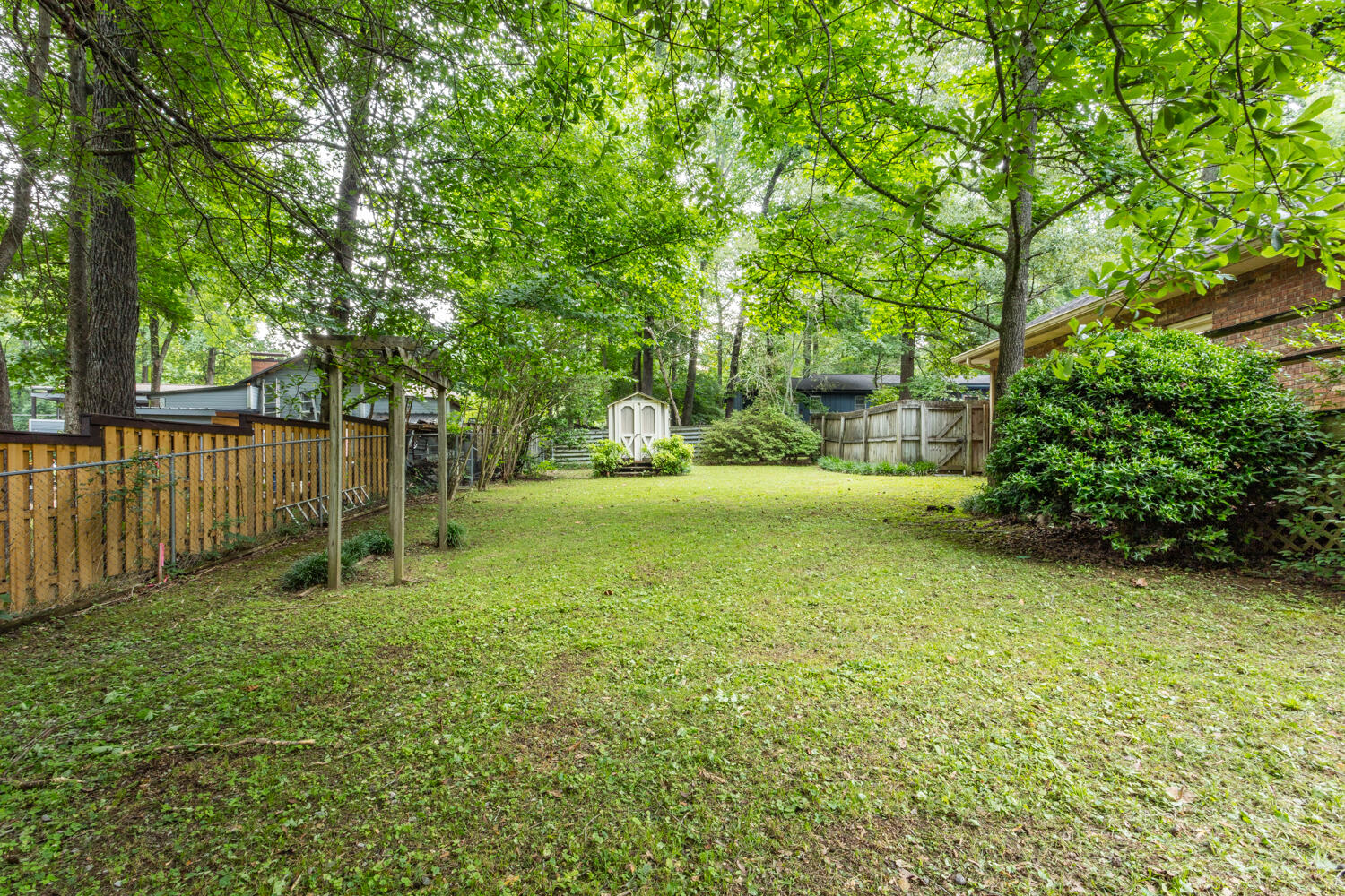304 Dogwood Circle, LaFayette