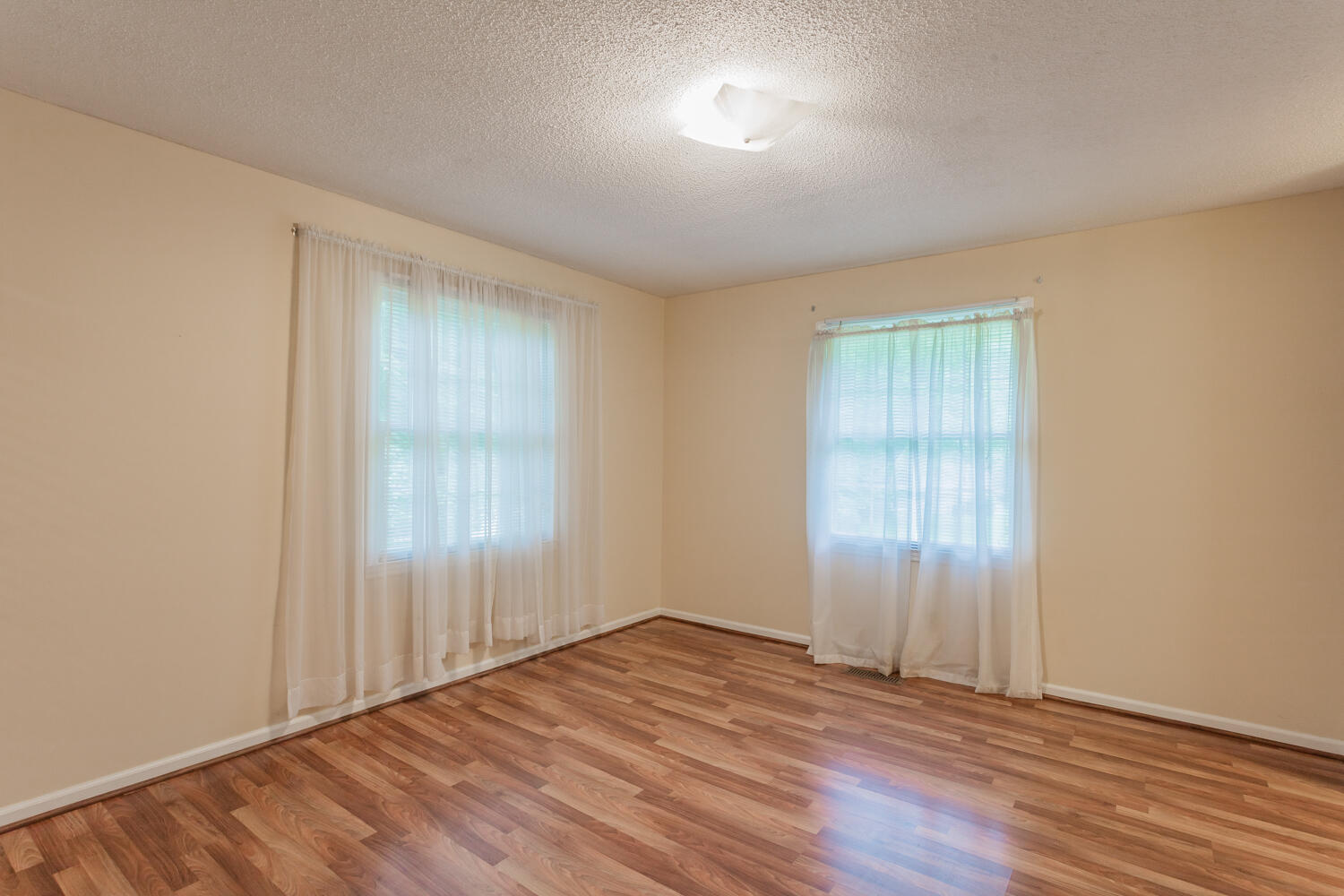 304 Dogwood Circle, LaFayette