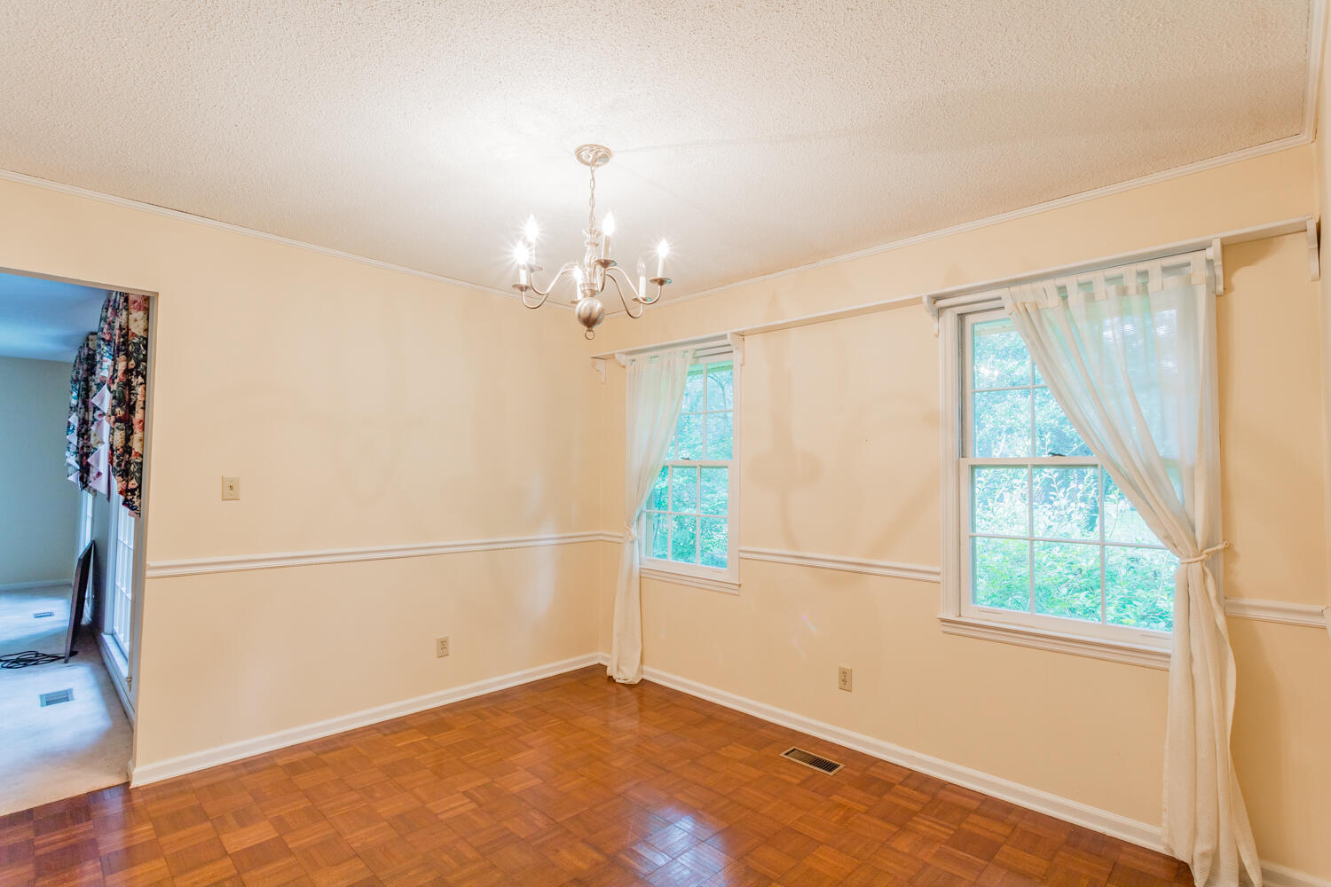 304 Dogwood Circle, LaFayette