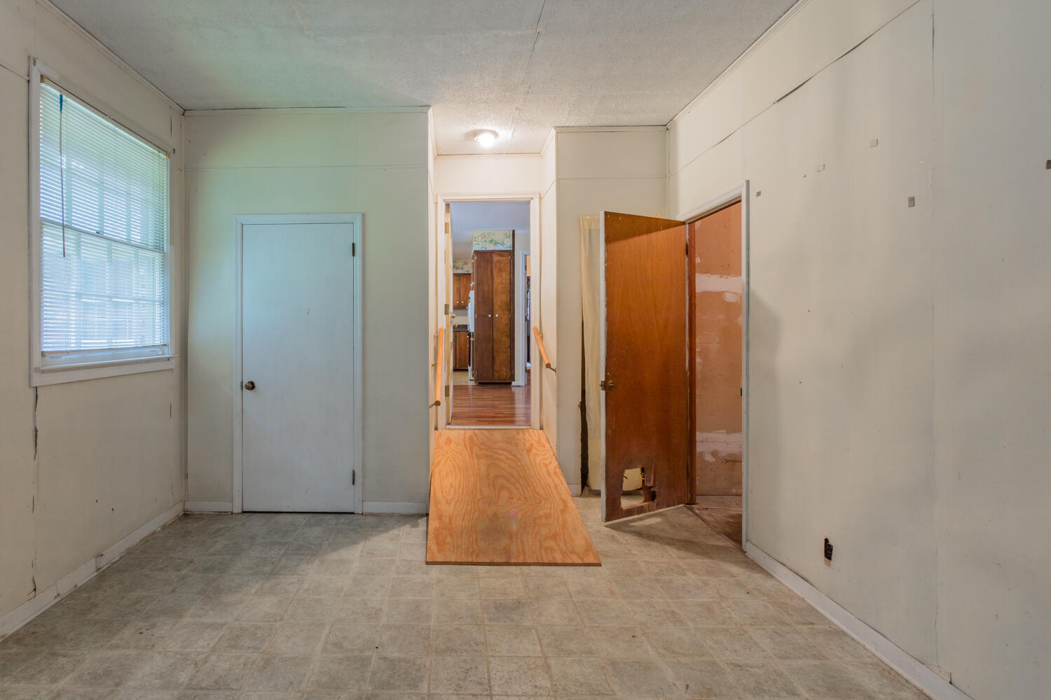 304 Dogwood Circle, LaFayette