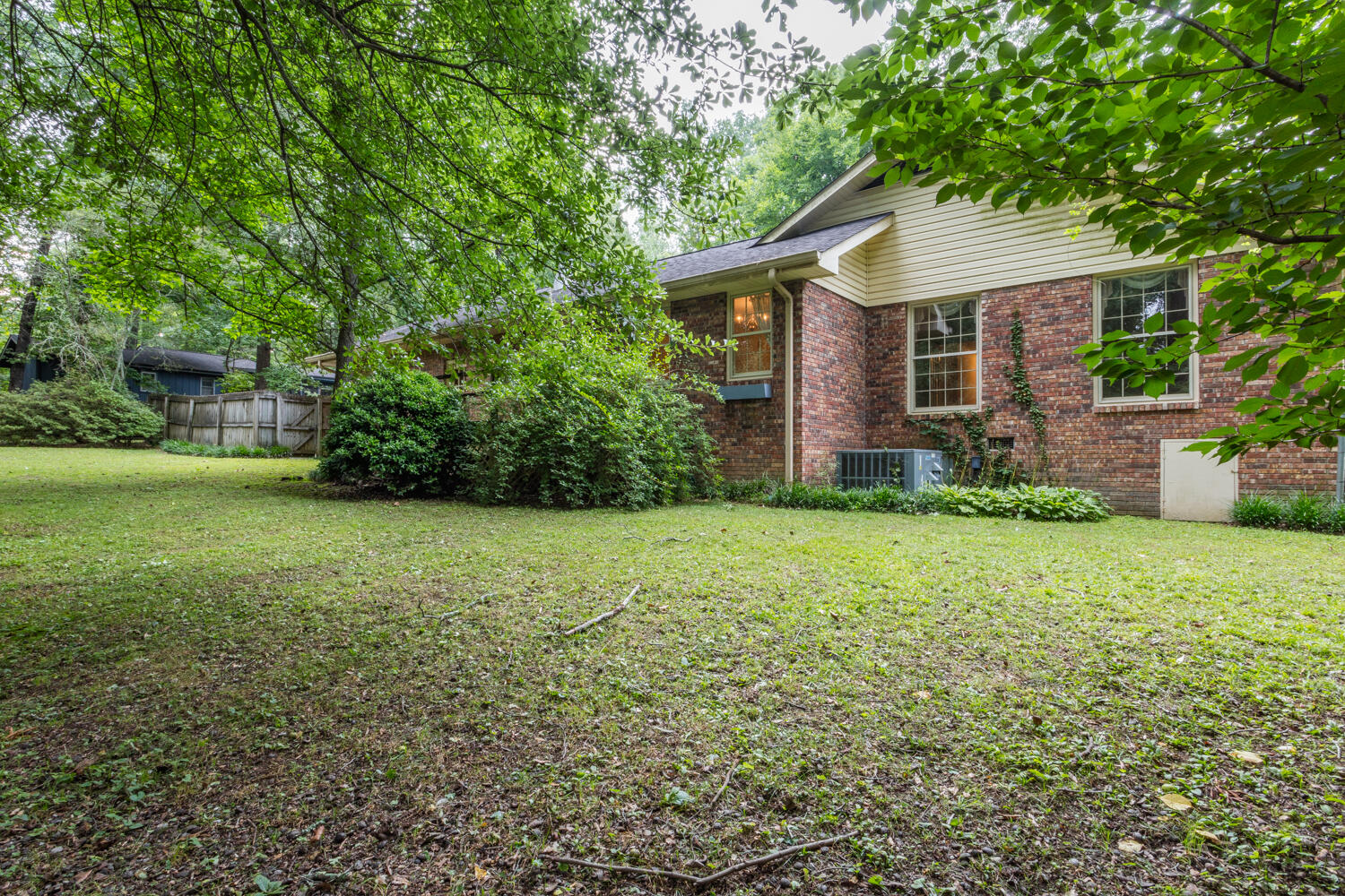304 Dogwood Circle, LaFayette