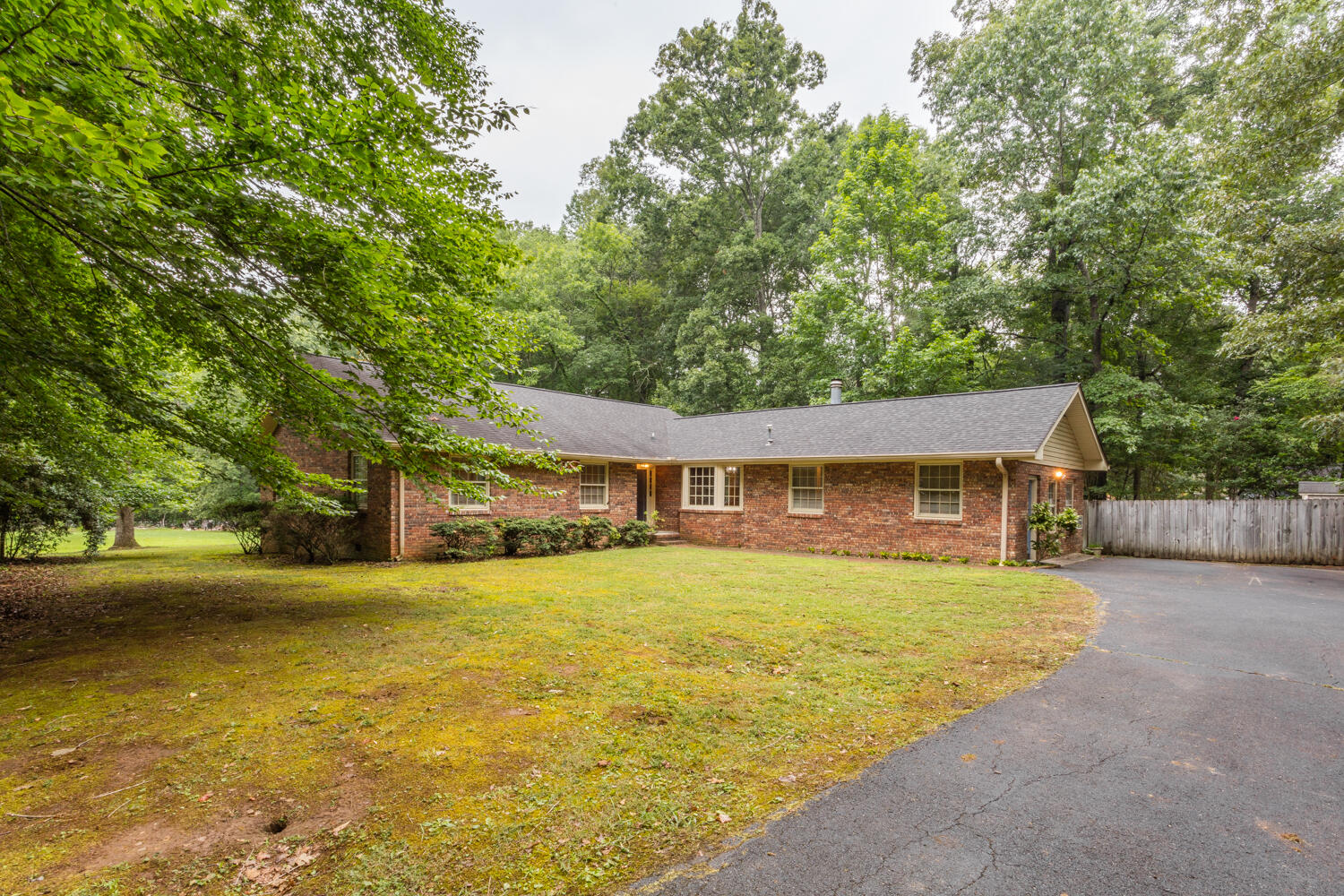 304 Dogwood Circle, LaFayette
