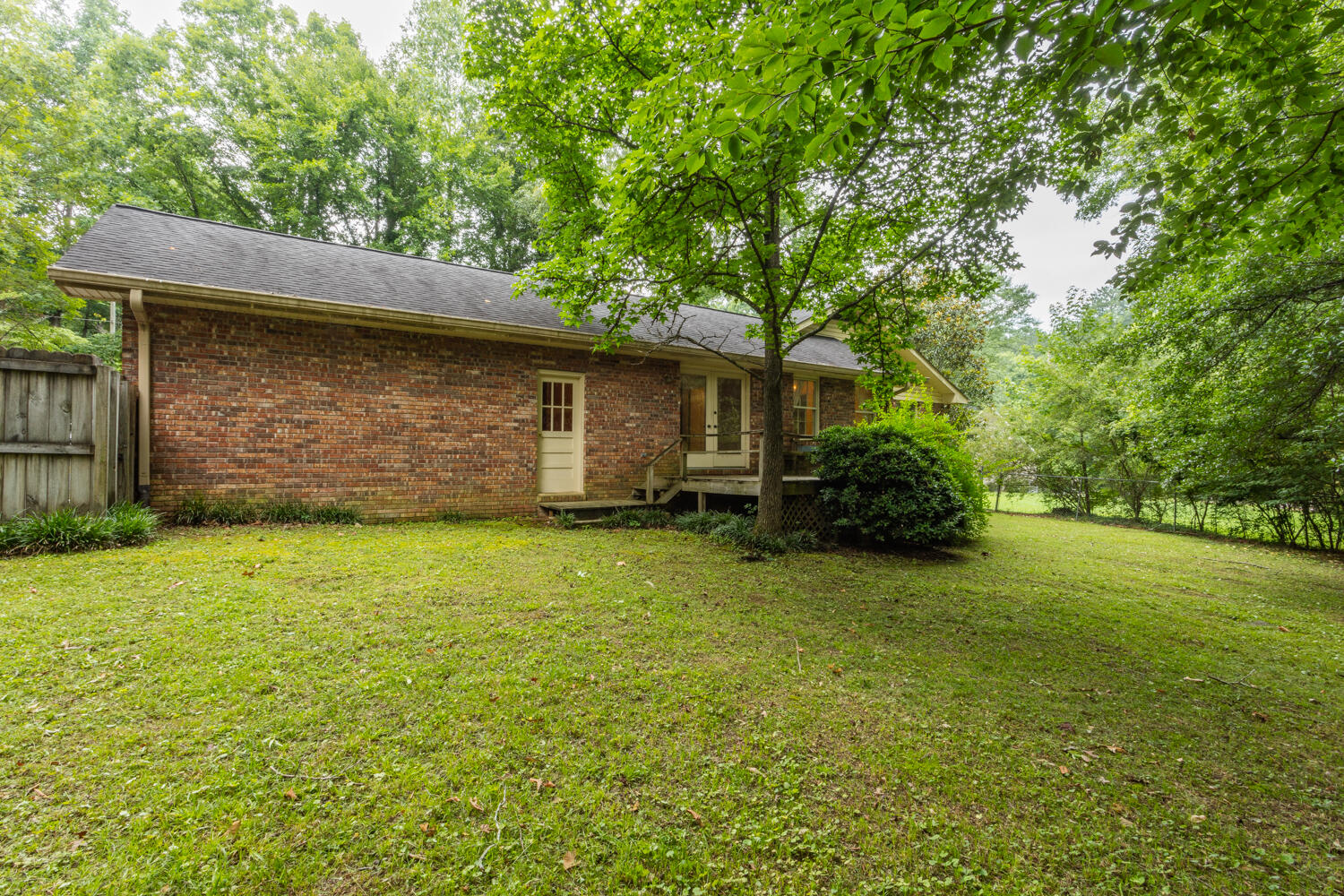 304 Dogwood Circle, LaFayette