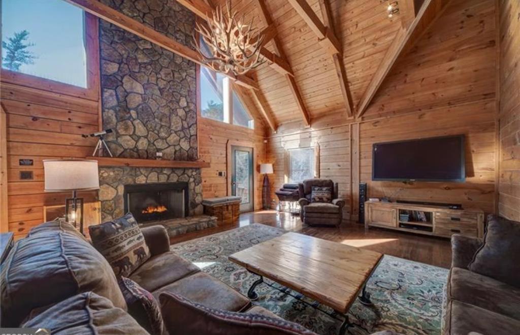 3183 Emery Creek Road