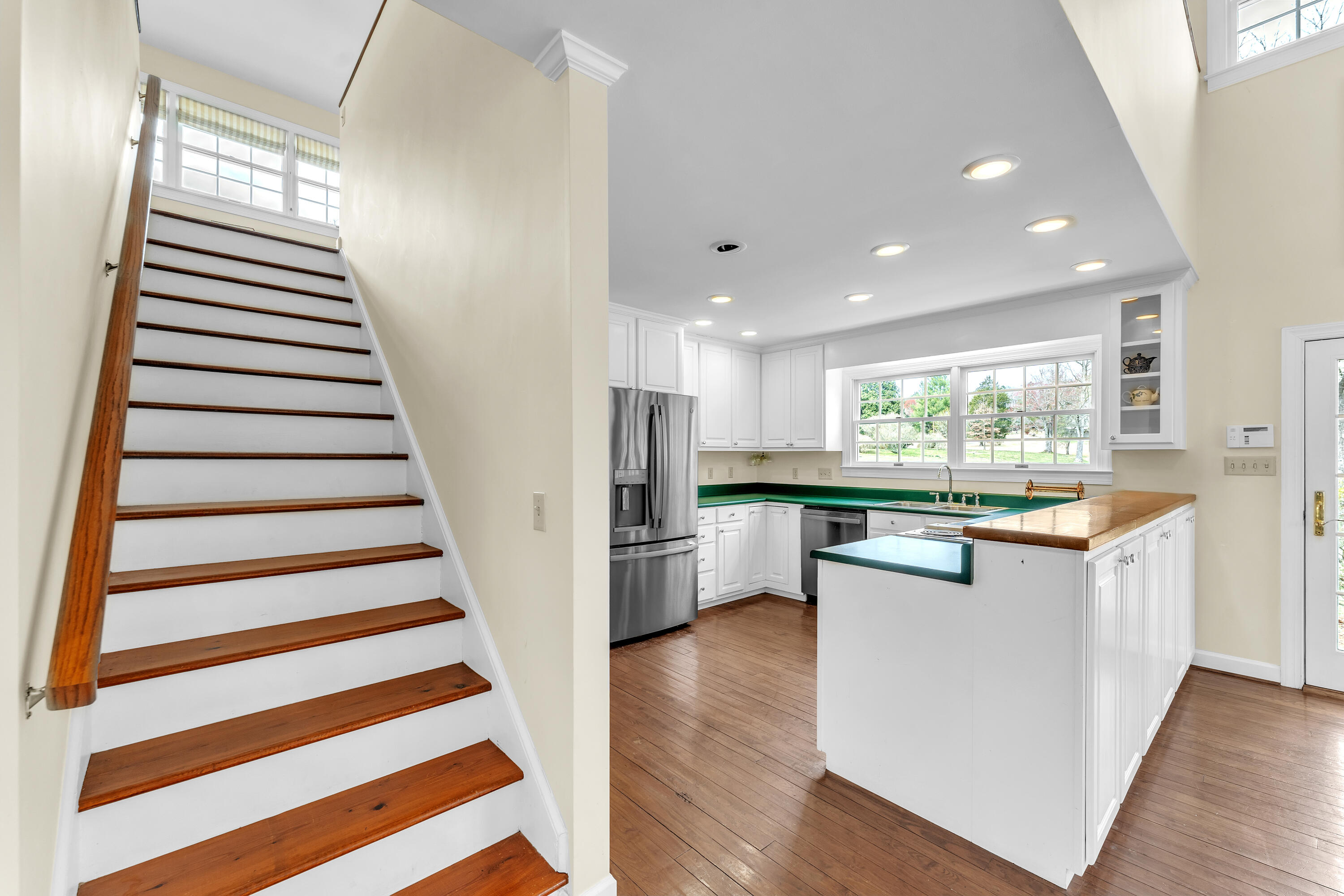 1025 Lowe Road