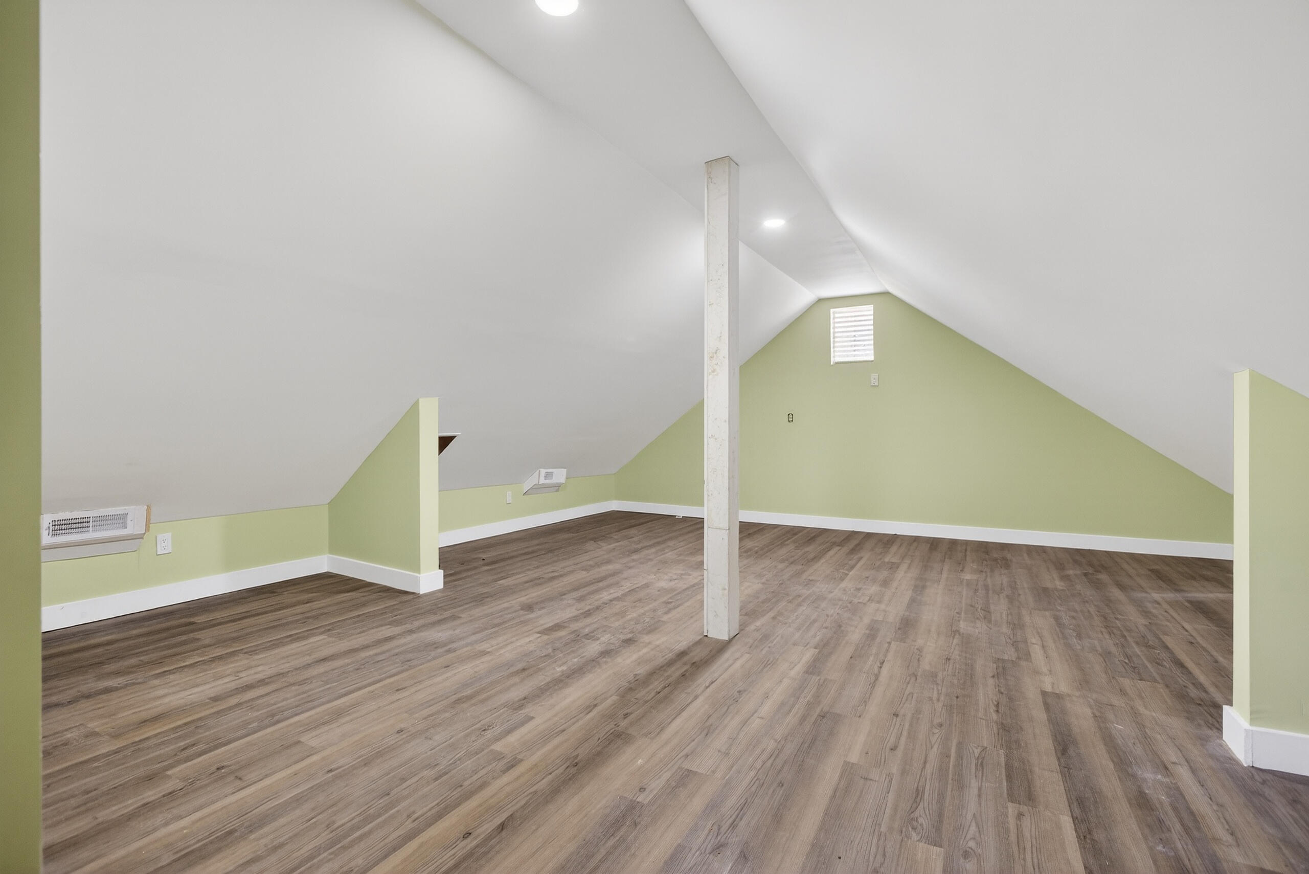 11119 London Lane