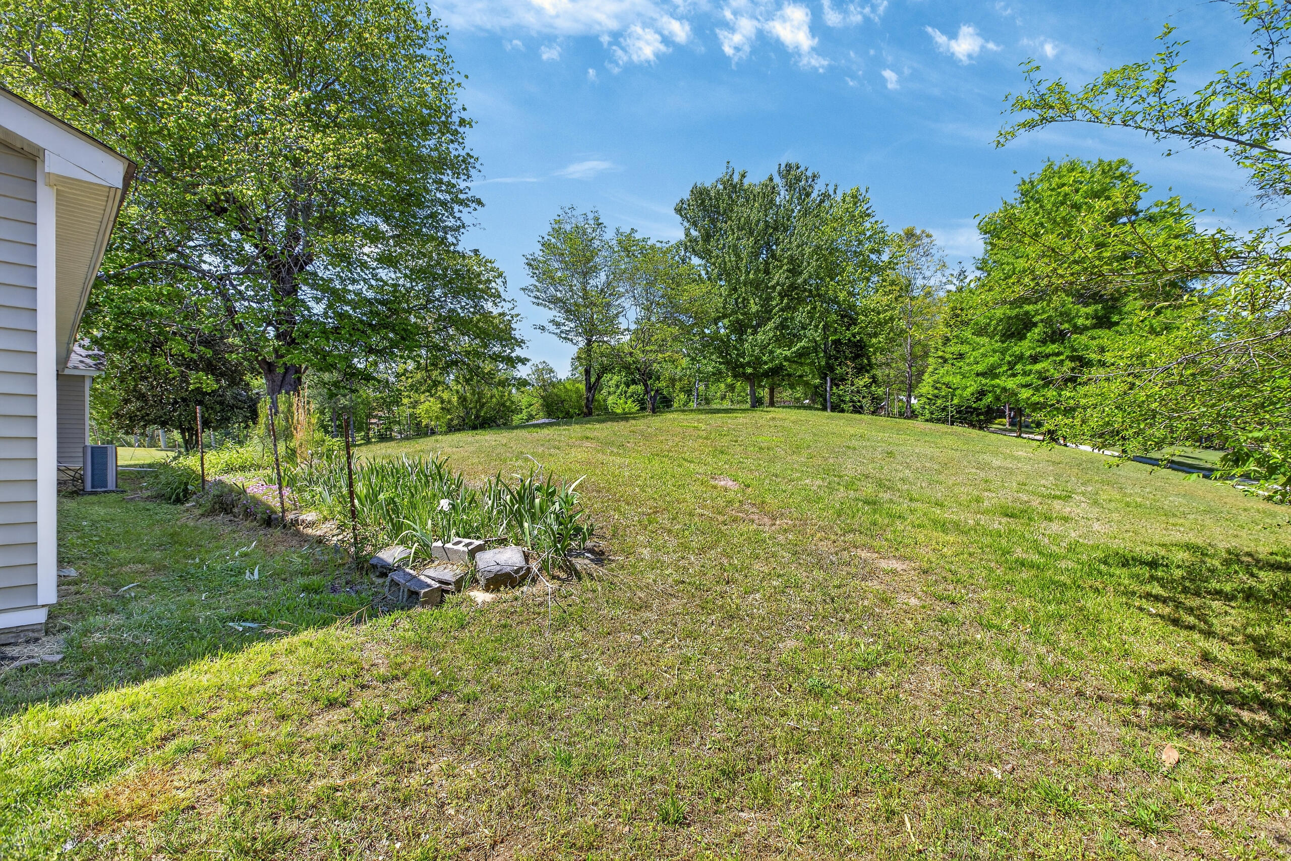 11119 London Lane